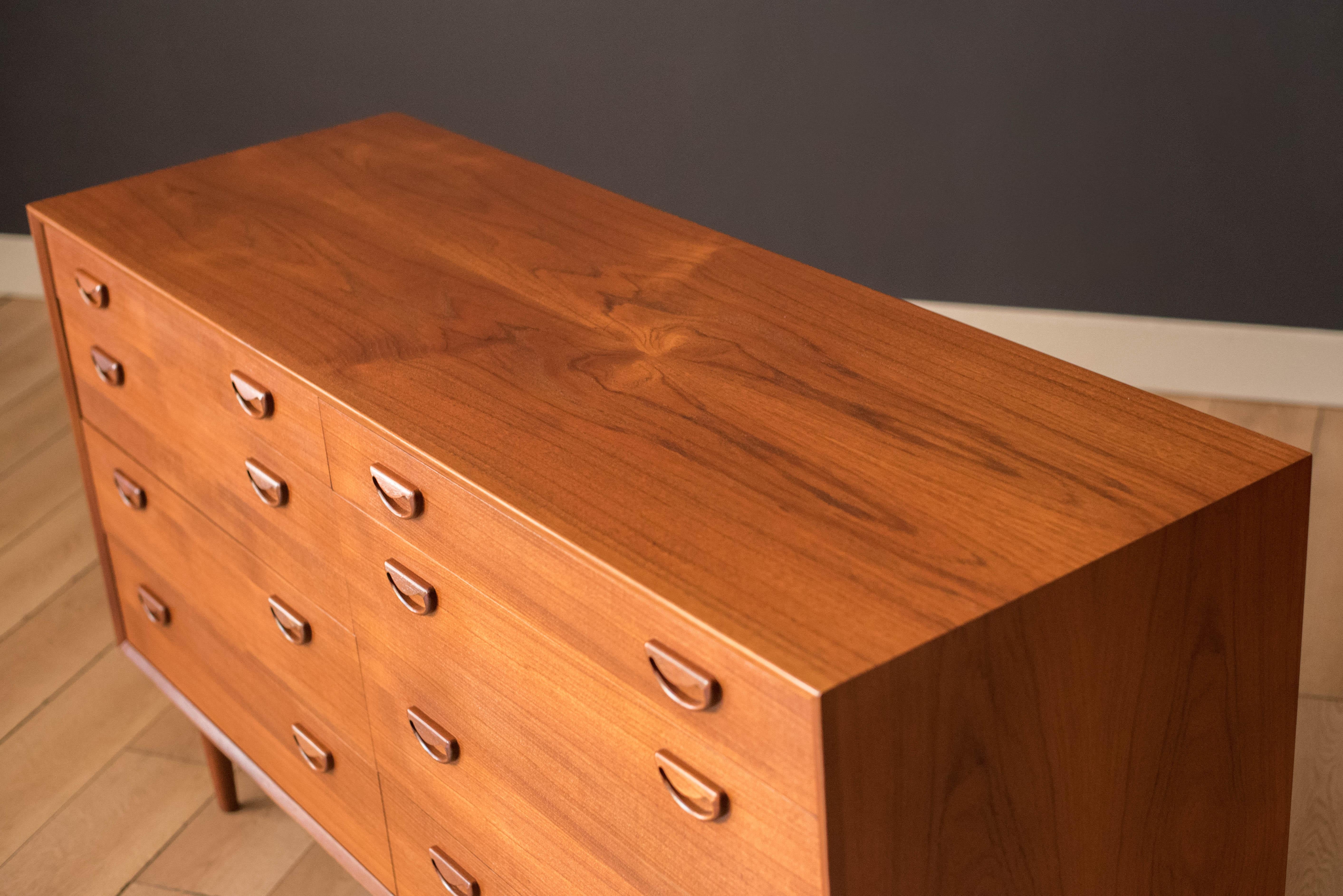 Mid-20th Century Vintage Scandinavian Teak Eight Drawer Double Dresser 