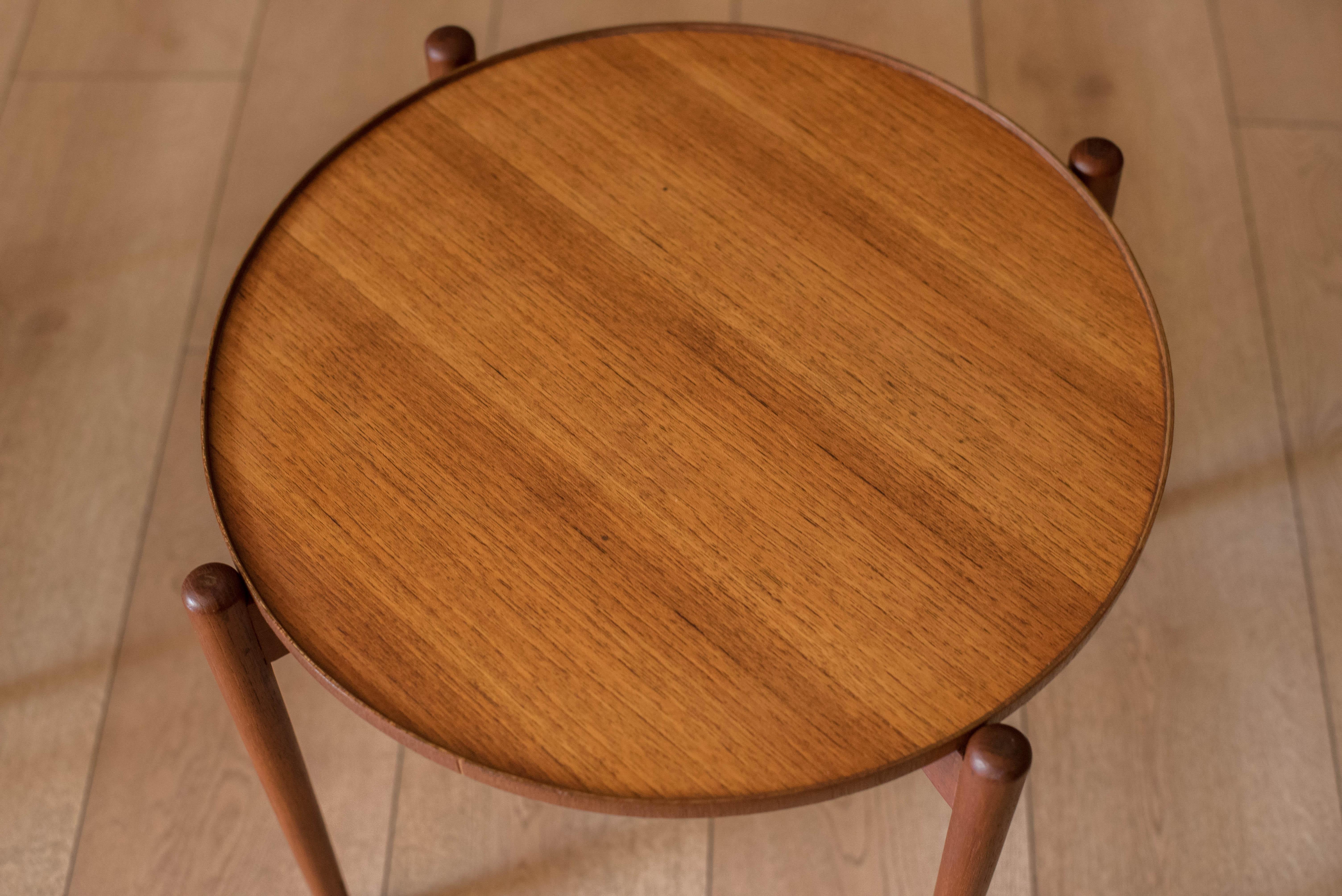 Vintage Scandinavian Teak Round Removable Tray End Table  In Good Condition In San Jose, CA