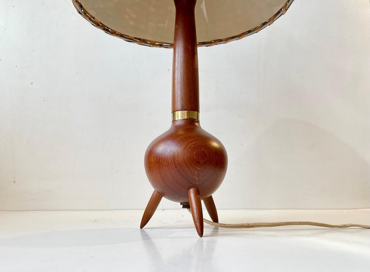 Mid-Century Modern Vintage Scandinavian Tripod Table Lamp in Teak and Wicker, 1960s