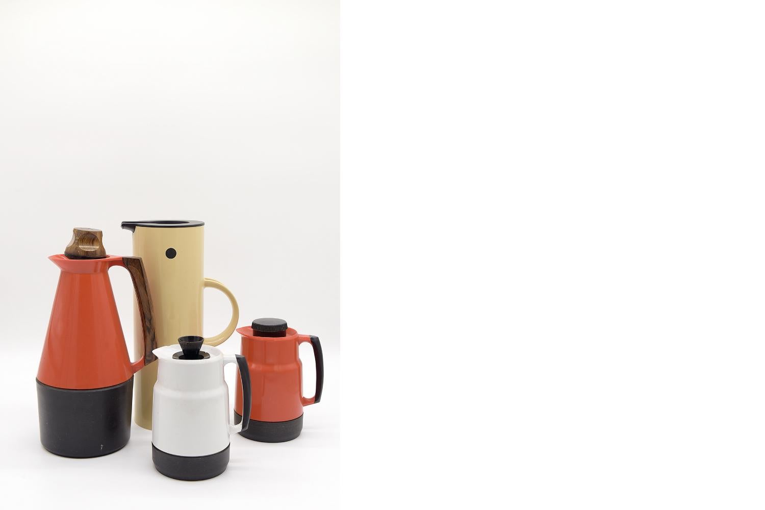 Plastique thermos de télévision scandinave rouge Kanna de Carl-Arne Breger pour Husqvarna  en vente