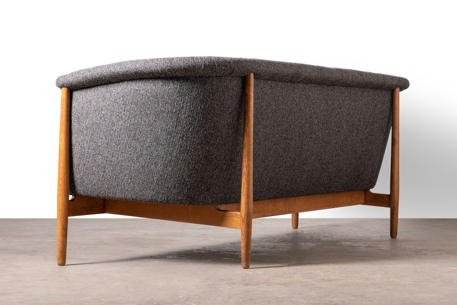 Vintage Scandinavian 'Vita' Sofa Designed By Nanna Ditzel for Søren Willadsen In Good Condition For Sale In Dallas, TX