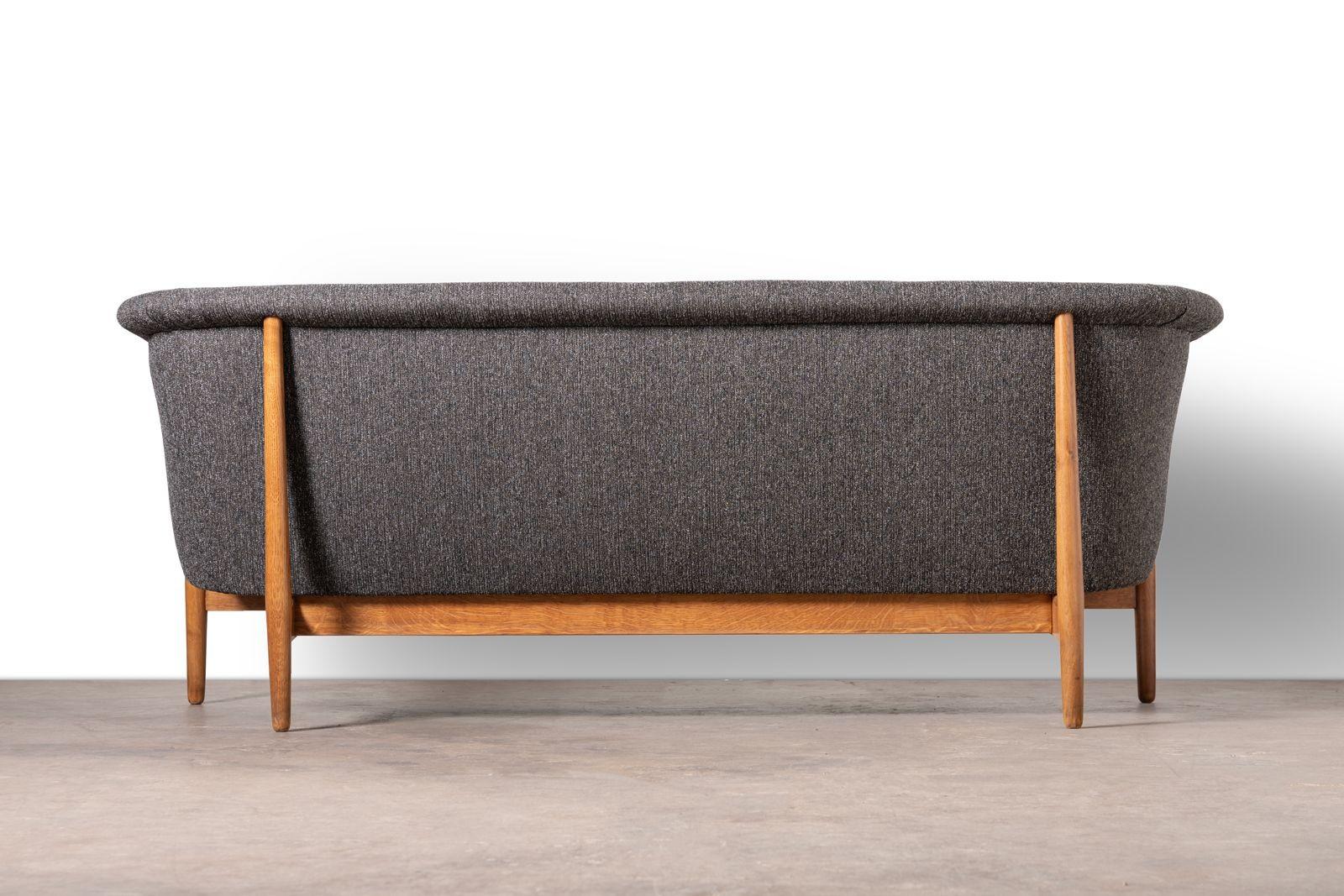 Mid-20th Century Vintage Scandinavian 'Vita' Sofa Designed By Nanna Ditzel for Søren Willadsen For Sale