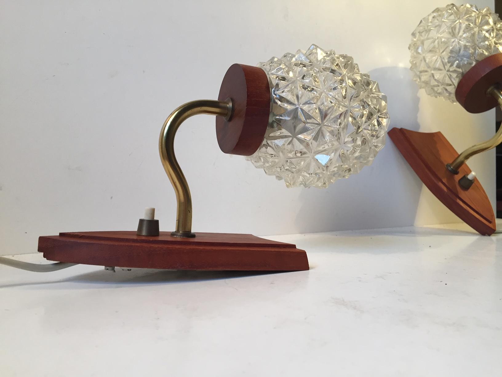 Vintage Scandinavian Wall Sconces in Teak and Cut Glass, 1960s In Good Condition For Sale In Esbjerg, DK