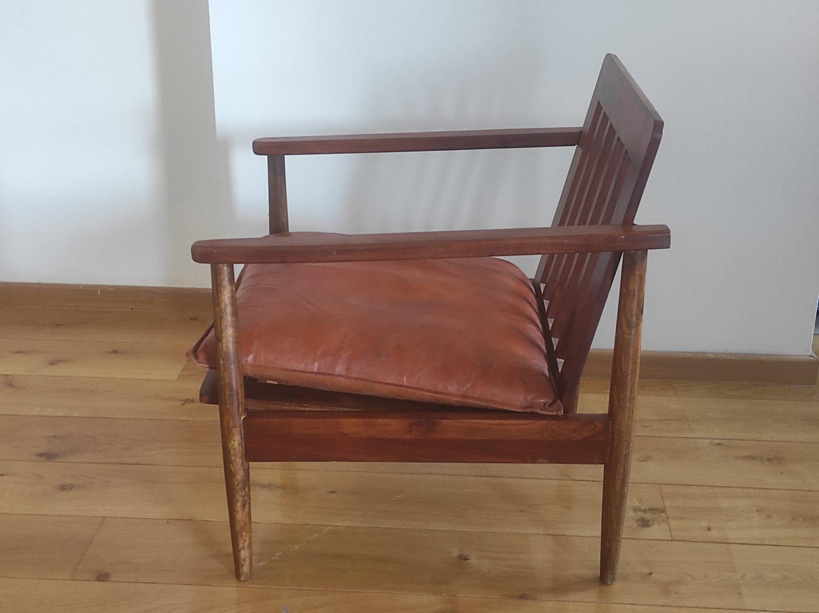 Vintage Scandinavian Walnut Longue Chair 1960s For Sale 7