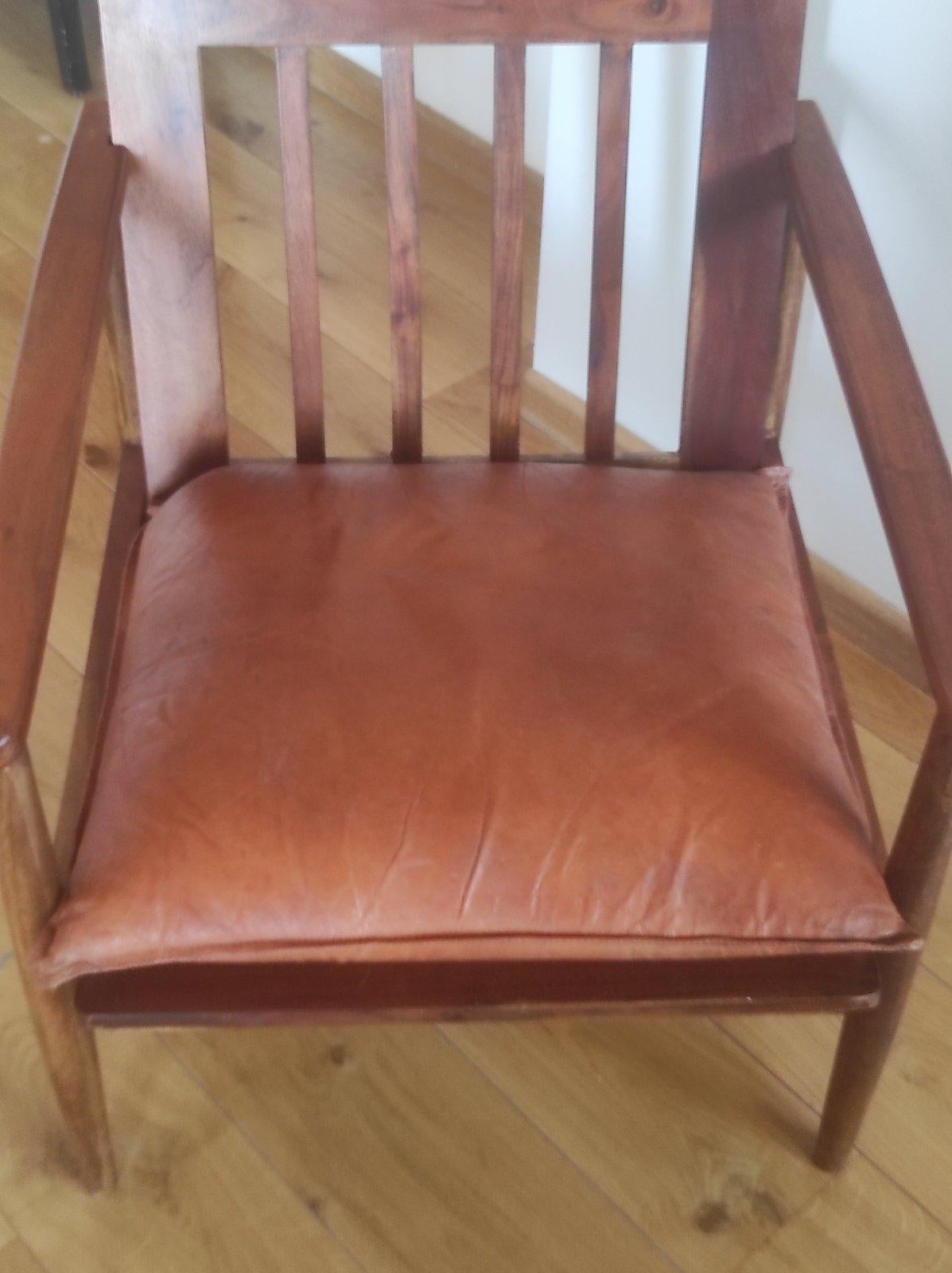 Mid-20th Century Vintage Scandinavian Walnut Longue Chair 1960s For Sale