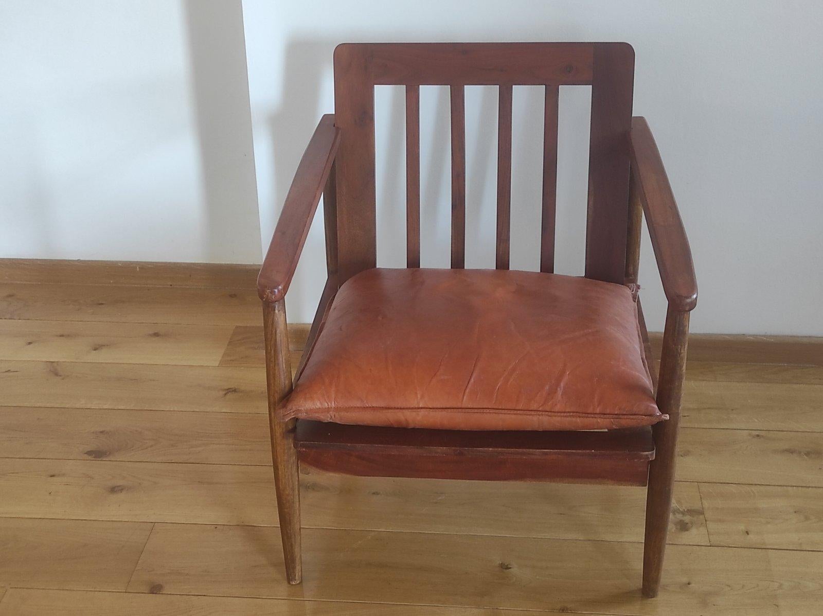 Vintage Scandinavian Walnut Longue Chair 1960s For Sale 3