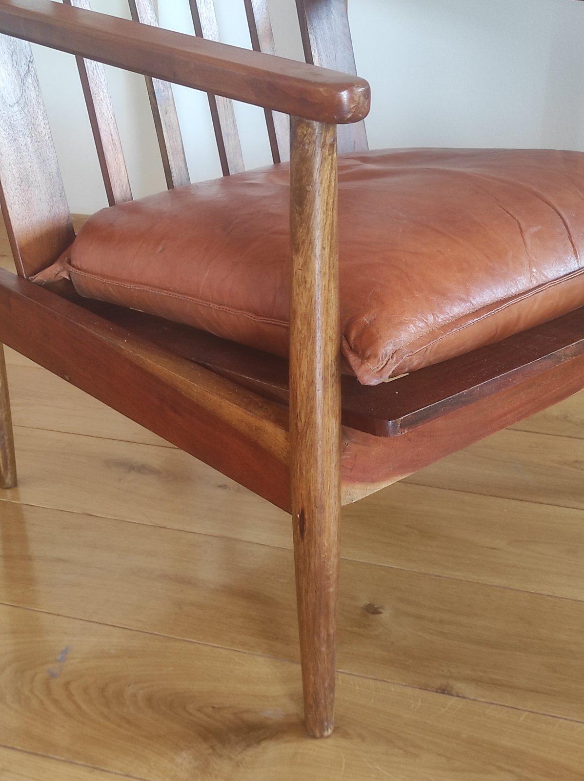 Vintage Scandinavian Walnut Longue Chair 1960s For Sale 5