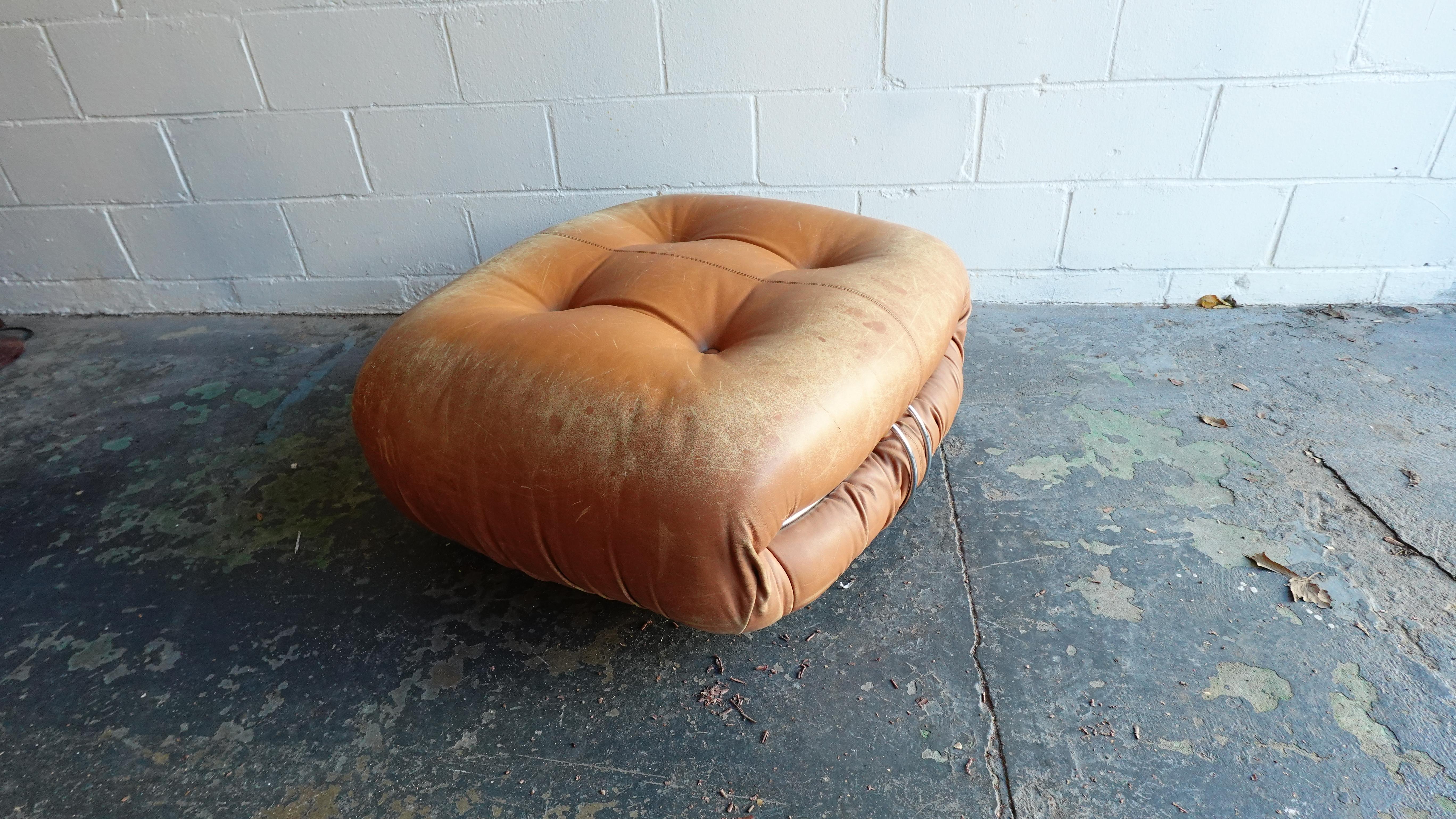 Mid-Century Modern Vintage Scarpa for Cassina Soriana Ottoman in Leather, Italy-1969 For Sale