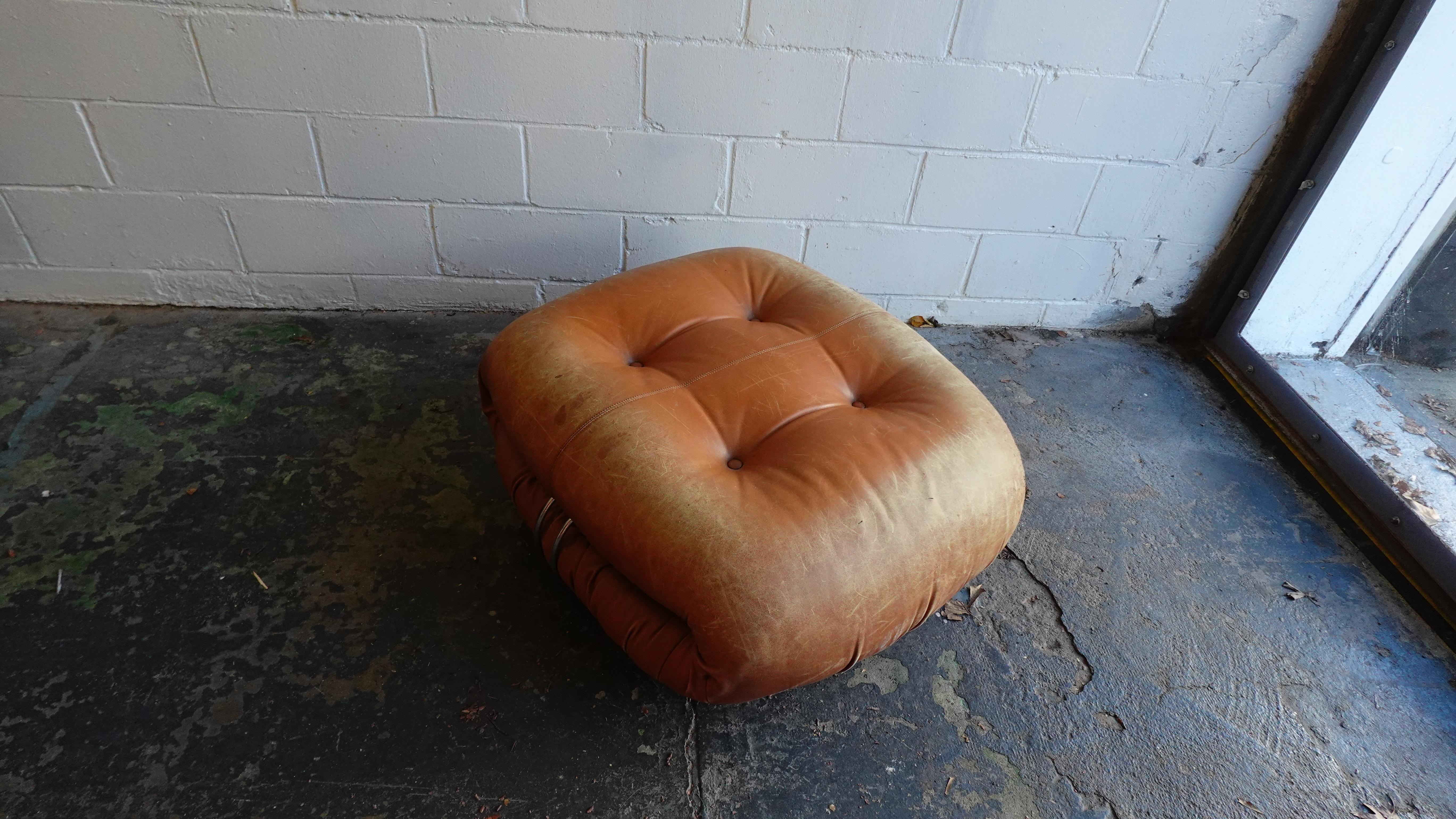 Vintage Scarpa for Cassina Soriana Ottoman in Leather, Italy-1969 For Sale 1
