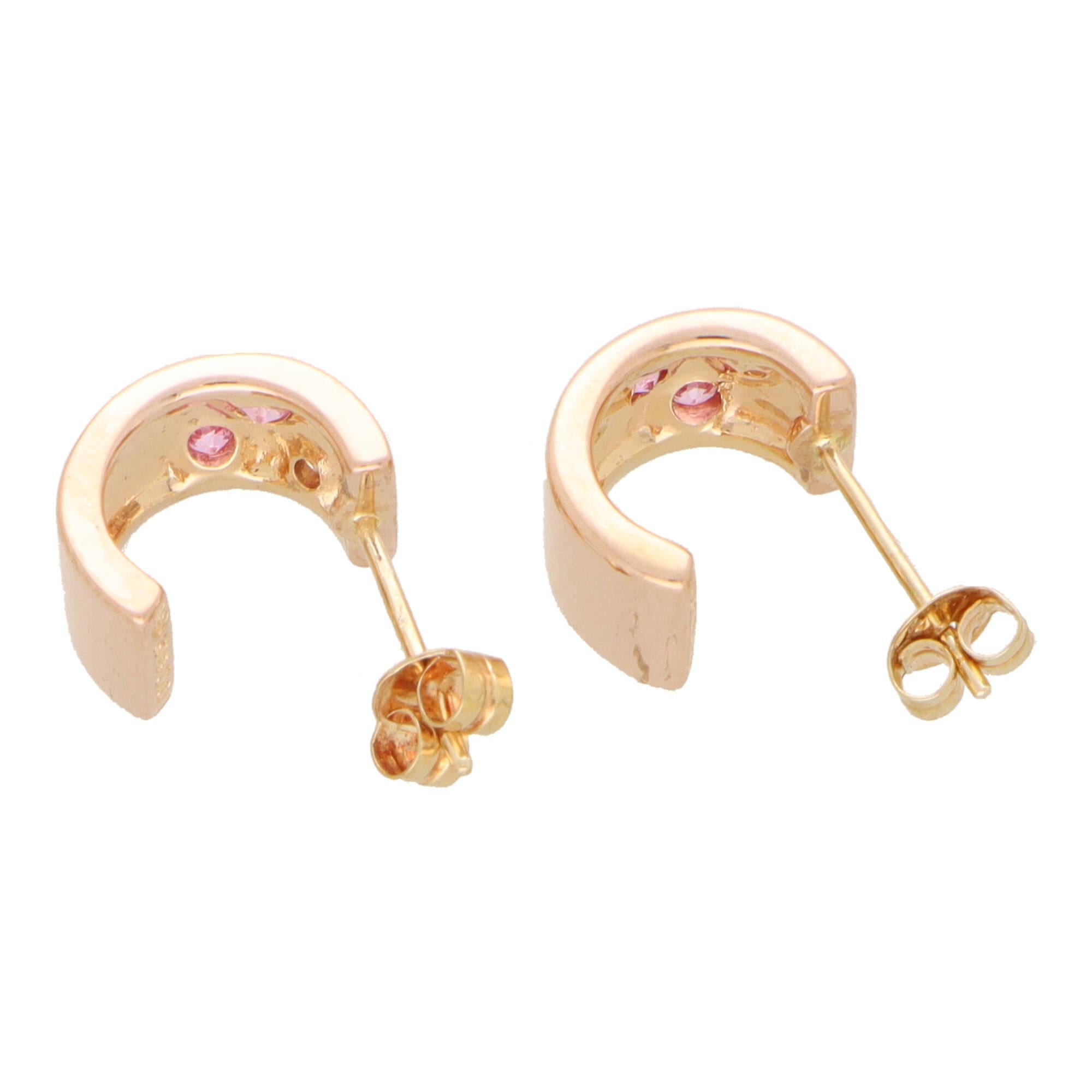 Taille ronde Créoles vintage en saphir rose éparpillé en vente