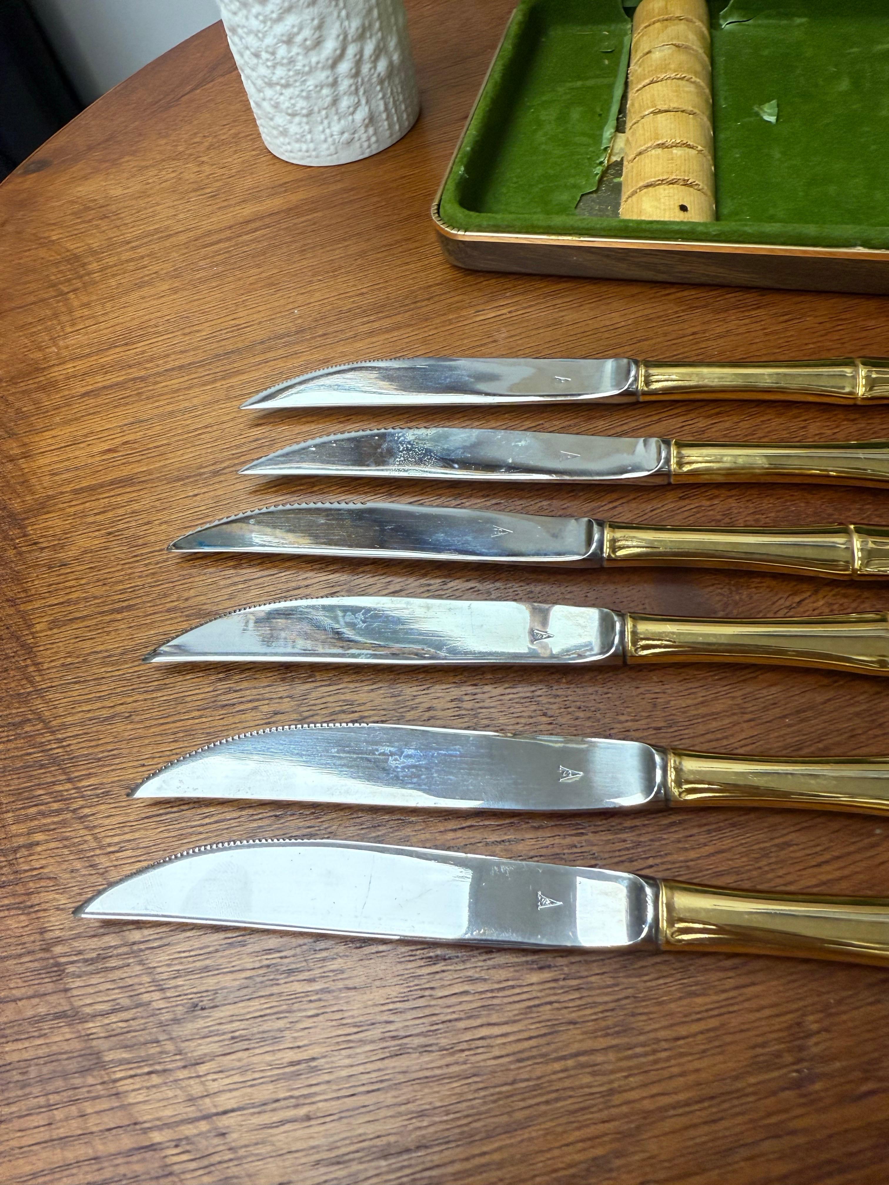 20ième siècle Couteaux à steak vintage SCC dorés et électroplaqués, ensemble de 6 en vente