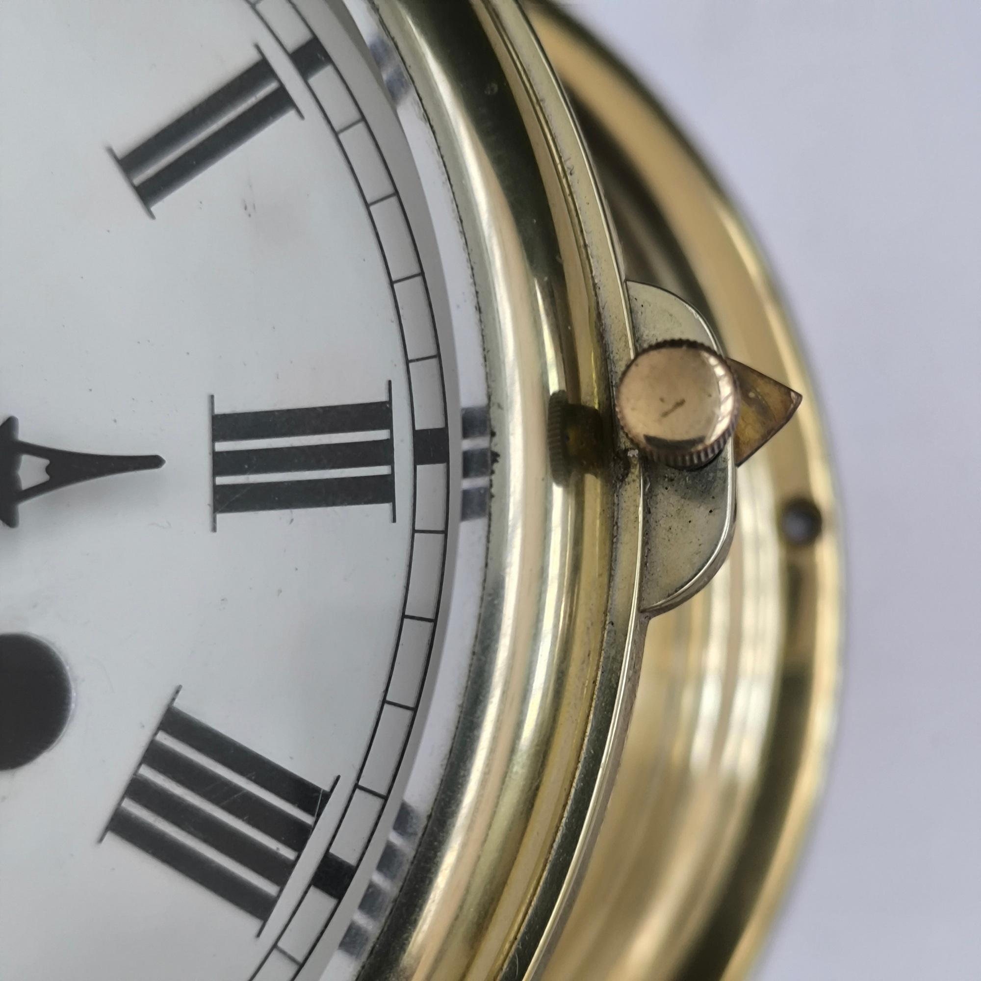 XX secolo Orologio da parete in ottone Schatz Royal Mariner, Germania Ovest, alimentazione a batteria in vendita