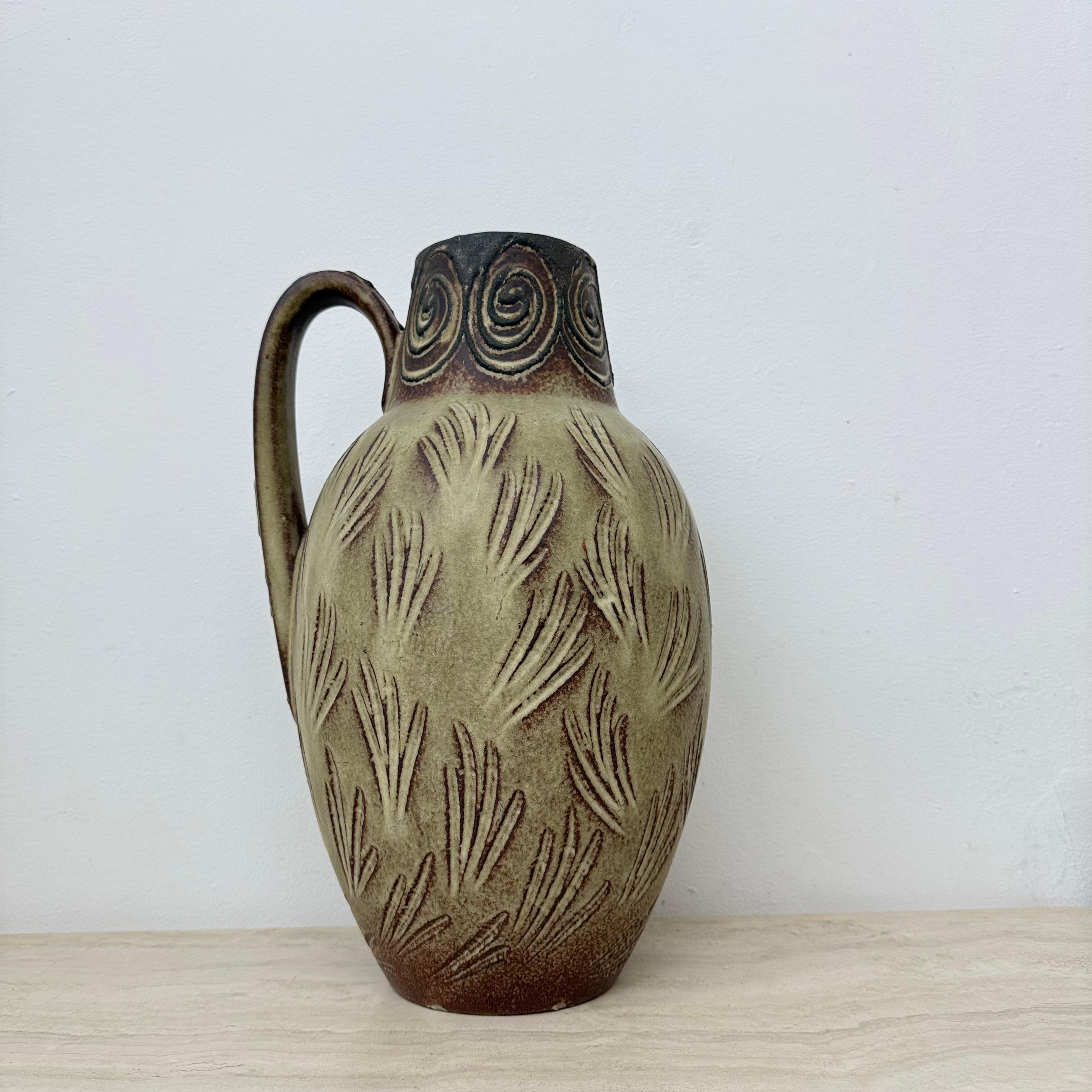 Vaso d'epoca Scheurich Germania Ovest con decorazione di cavalli, anni '70 in vendita 4