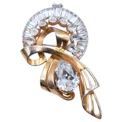 Vintage Schiaparelli Brooch With Rhinestones 1940s