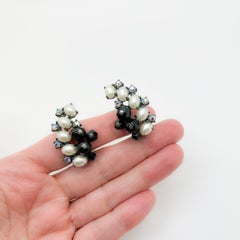 Pendientes trepadores vintage Schiaparelli de cristal y perlas años 50