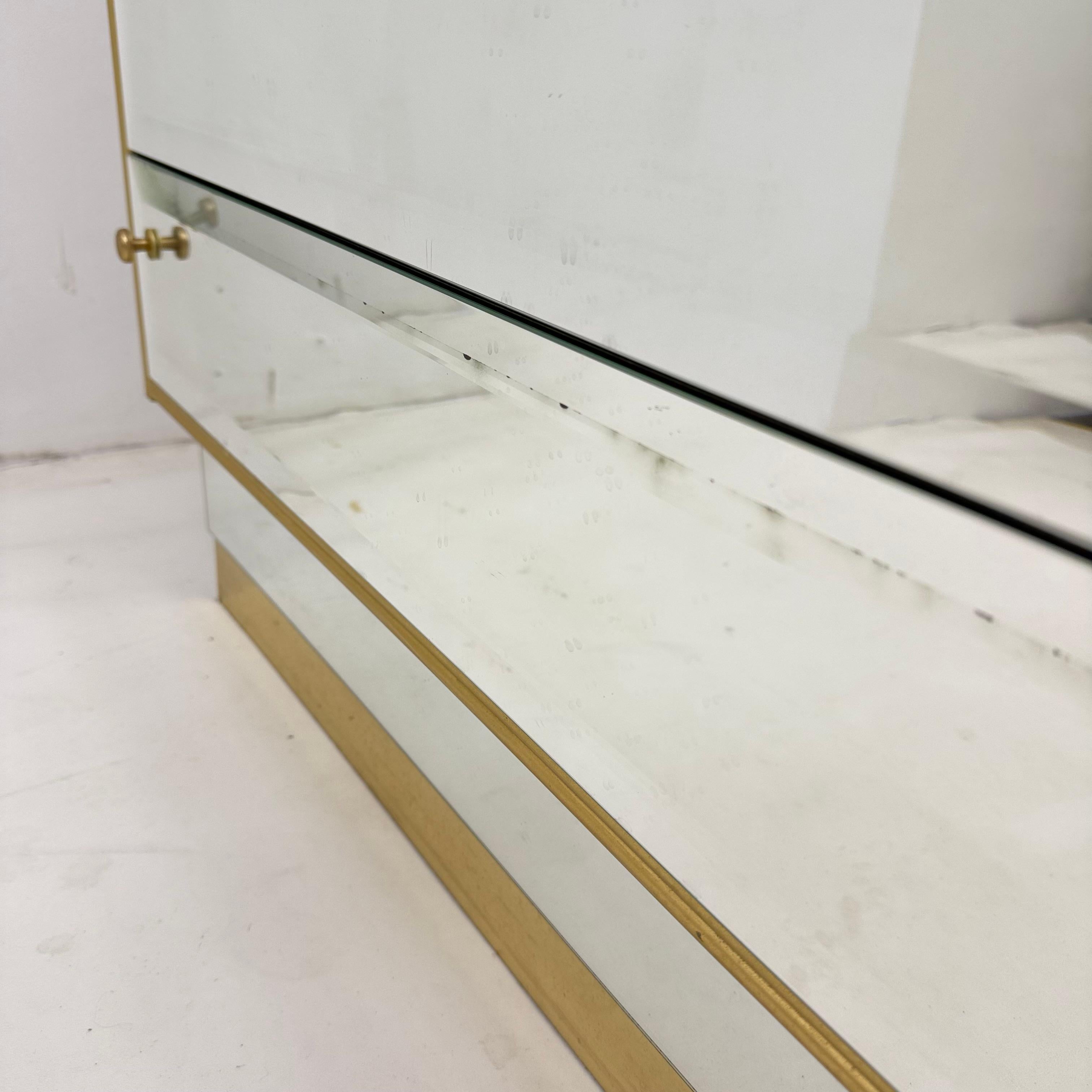 Cómoda vintage con espejo Schöninger, años 70 en venta 10