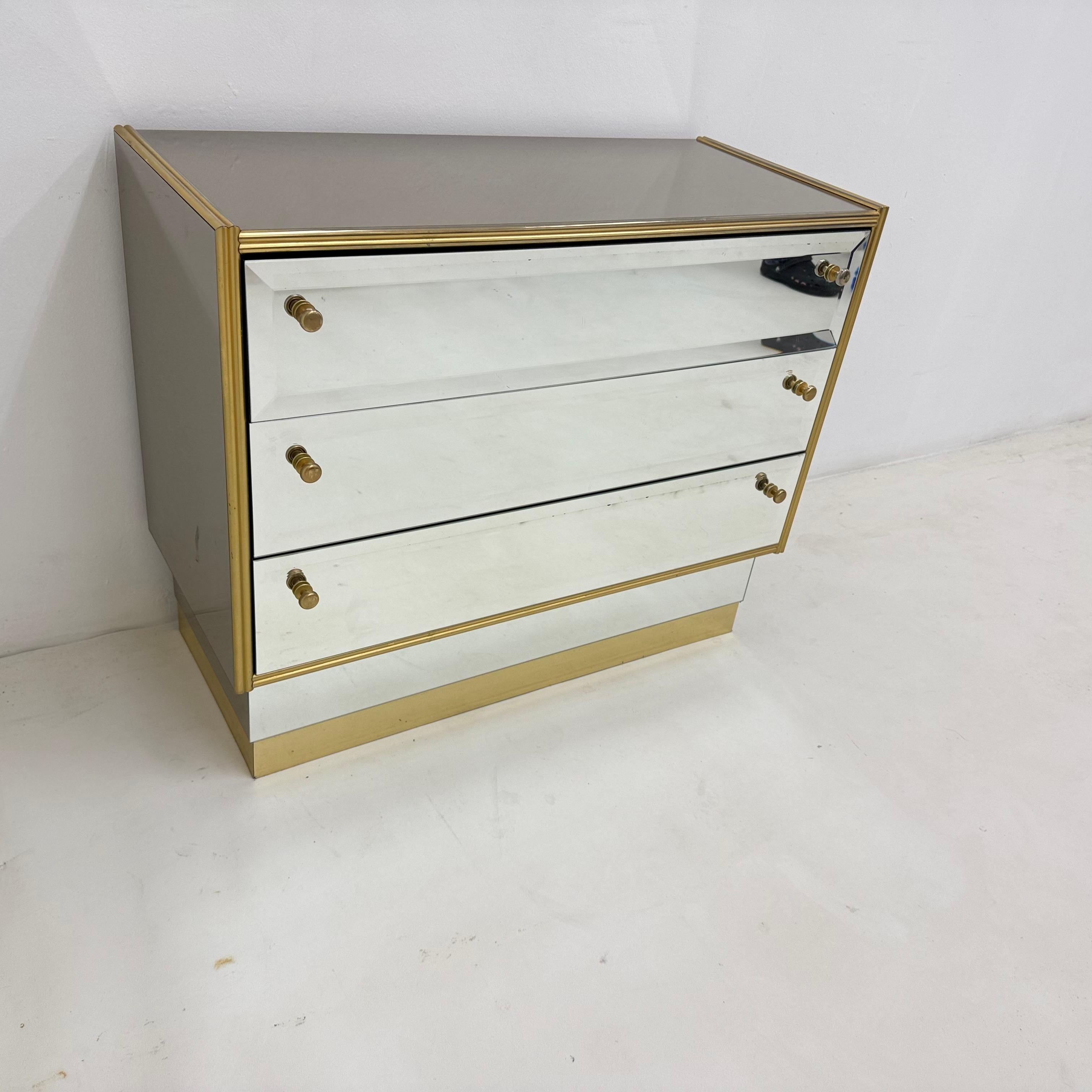 Cómoda vintage con espejo Schöninger, años 70 en venta 3