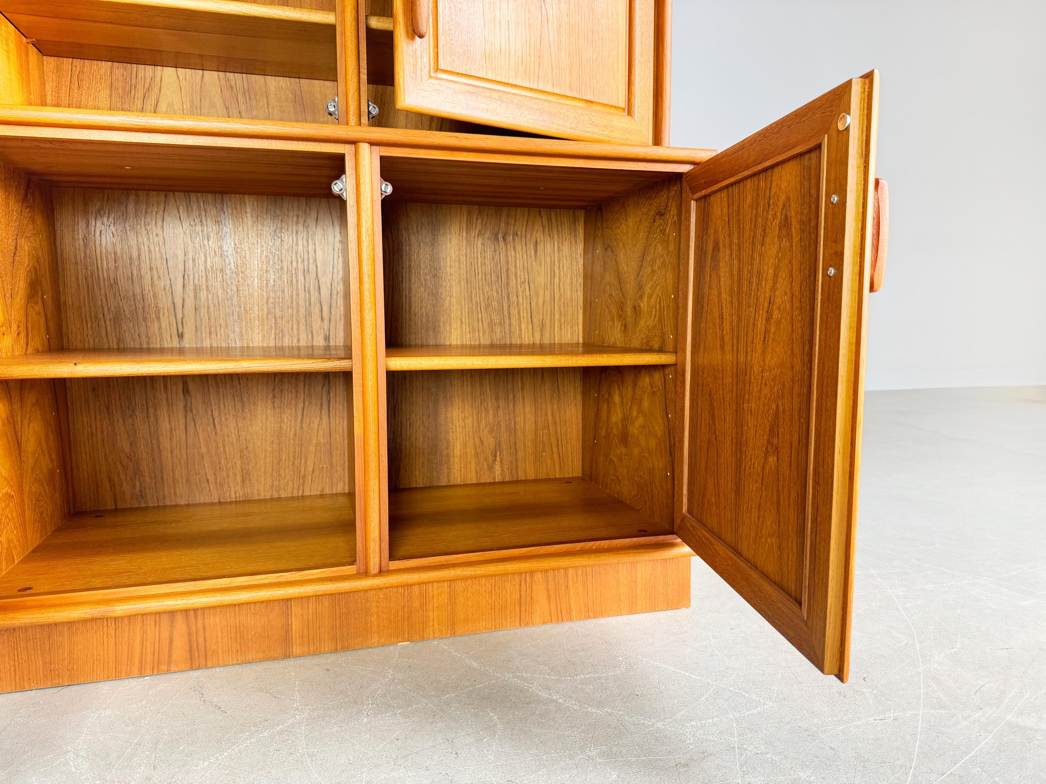 Vintage Schrank Midcentury Heinrich Riestenpatt RT Möbel Kommode Teak in vendita 3