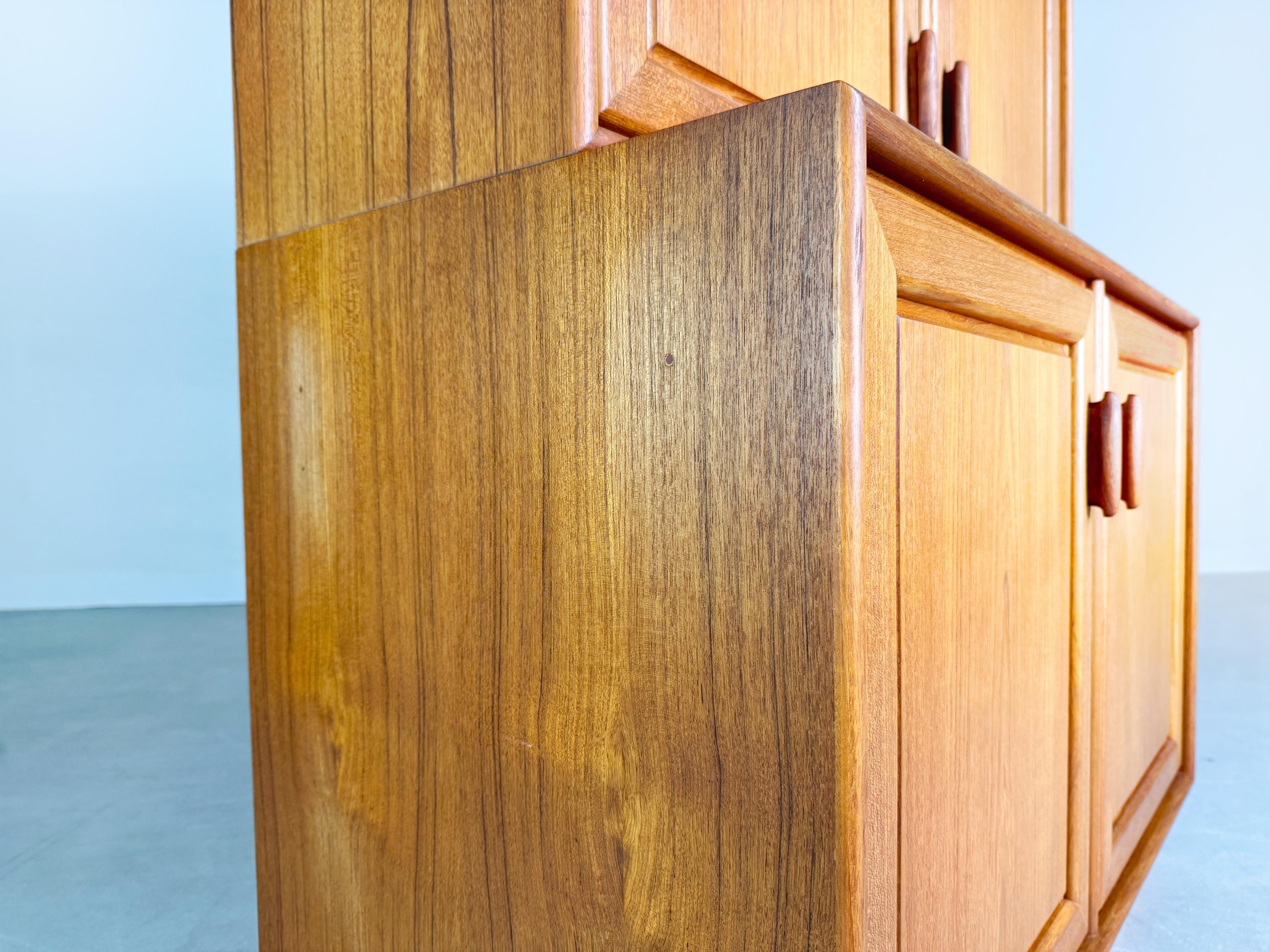 A olio Vintage Schrank Midcentury Heinrich Riestenpatt RT Möbel Kommode Teak in vendita