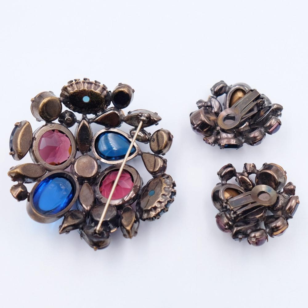 Vintage Schreiner Deep Blue Set brooch and Earrings In Excellent Condition For Sale In Austin, TX