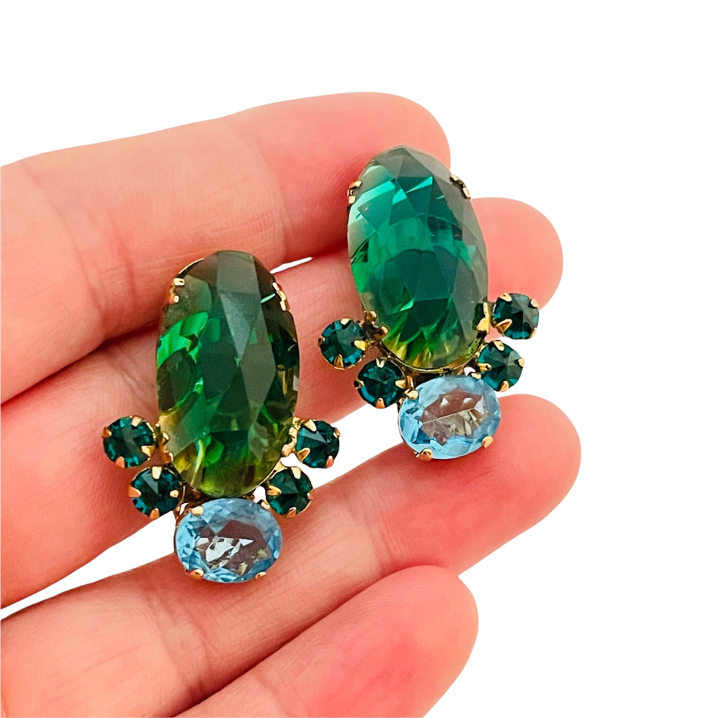 Vintage SCHREINER gold emerald topaz glass designer runway clip on earrings In Good Condition In Palos Hills, IL