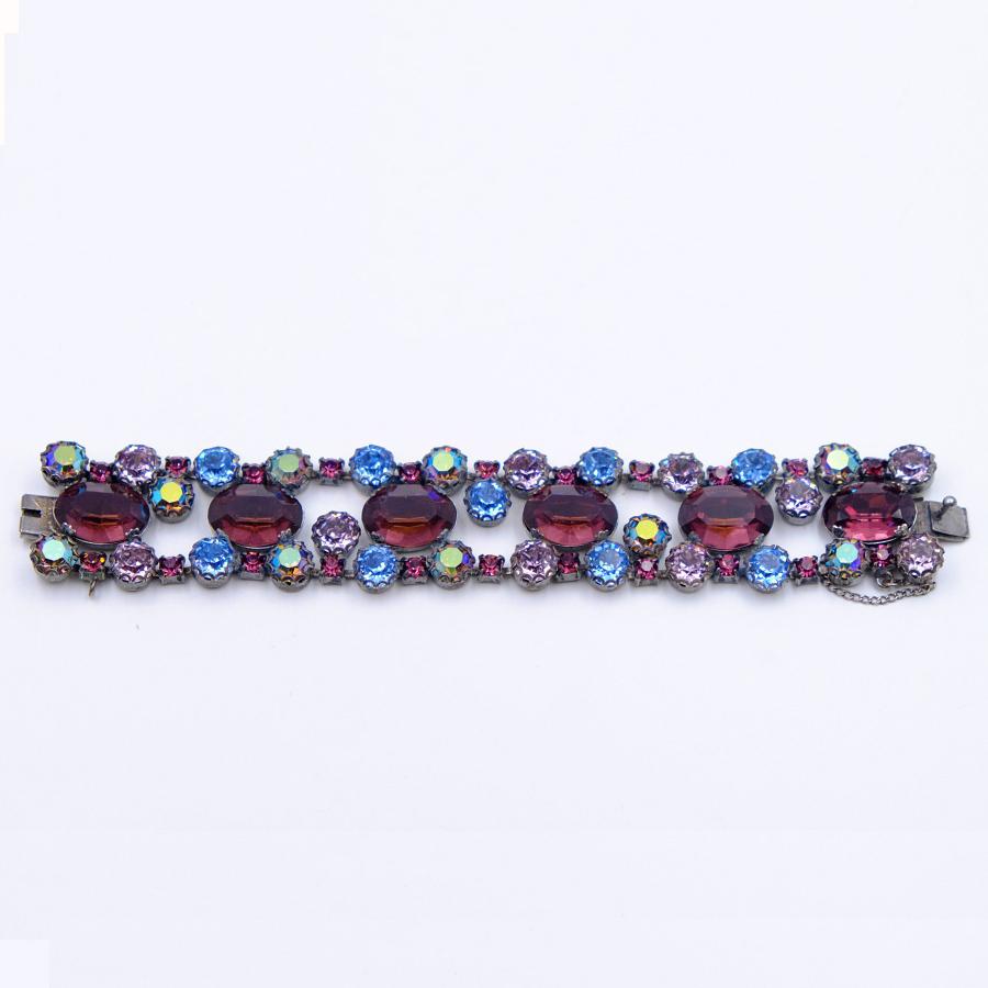 Vintage Schreiner Rare Lilac Purple Glass Bracelet 1950's In Good Condition In Austin, TX