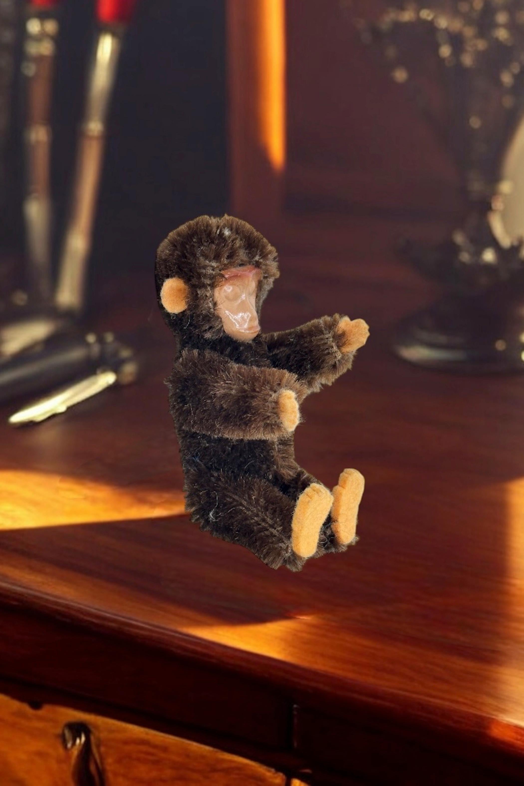 Miniatura Schuco in mohair con faccia di metallo, giocattolo Germania anni '50 in vendita 9