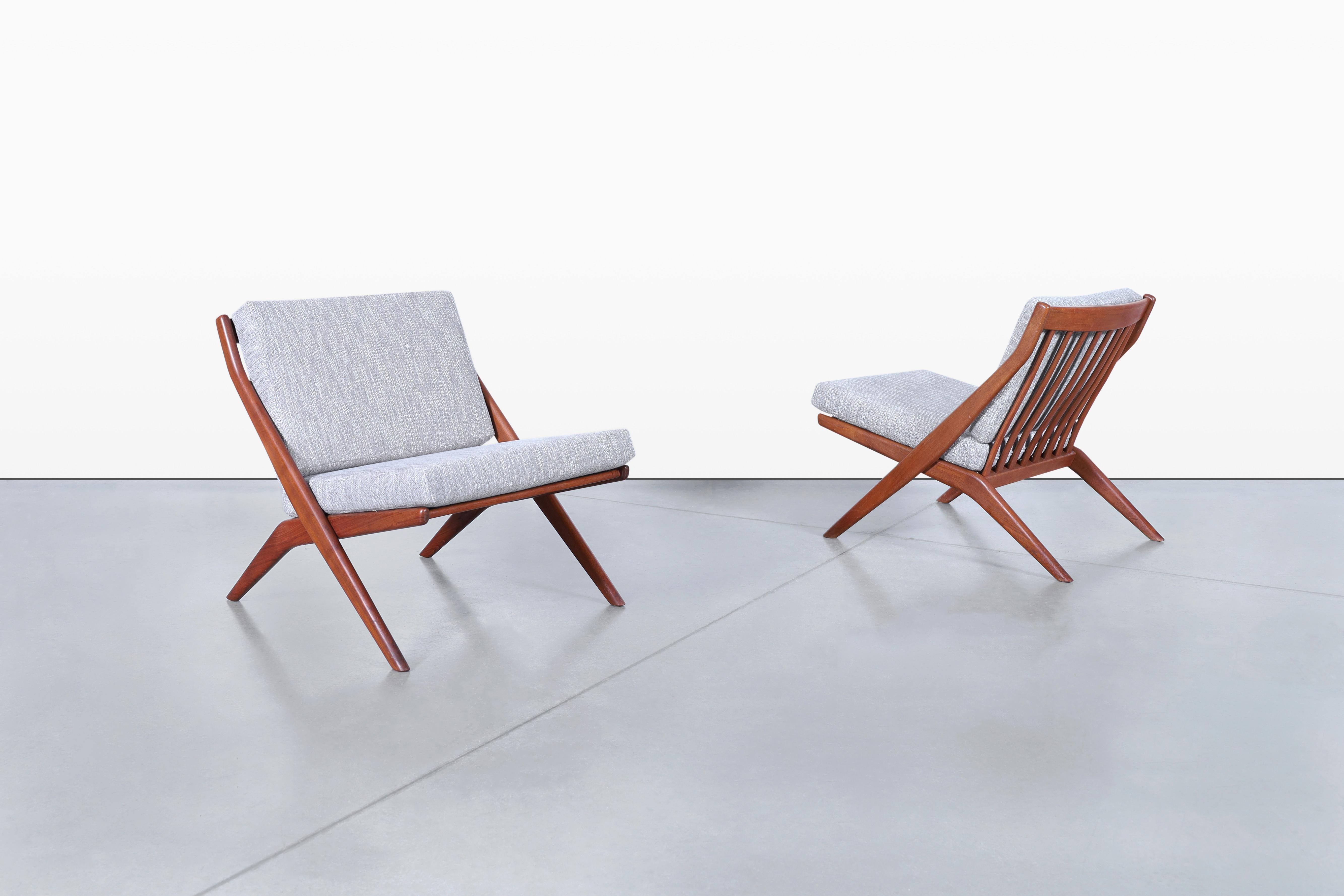 Suédois Chaises longues vintage 