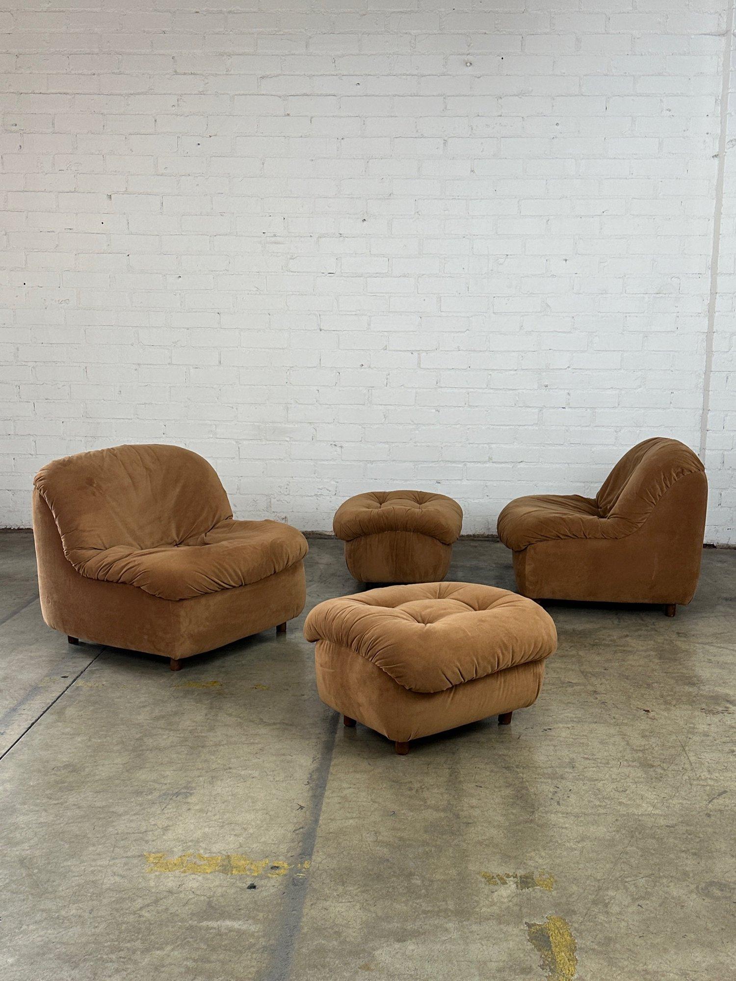 W31 D39 H26 SW31 SD18 SH14

Scoop lounge chairs and ootmans in great gentyl used condtion. Entire set was previously reupholstered by previous owners and each unit shows well with no visible rips or tears. Minor pressure marks have been pictured