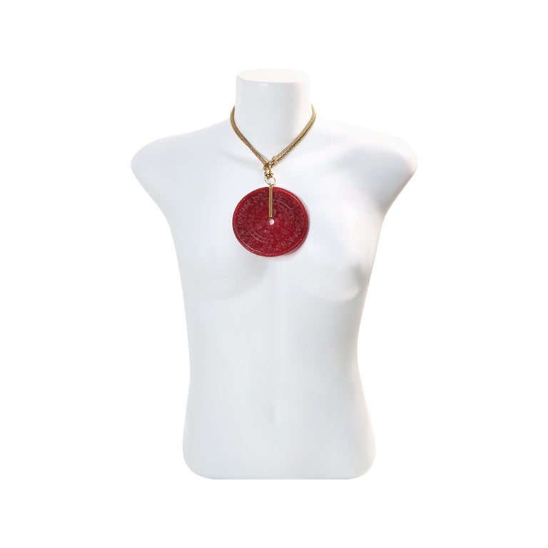 Chaîne Pendentif Vintage - Métal Doré Avec Résine Rouge Et Demi-perle - Occasion Bel état