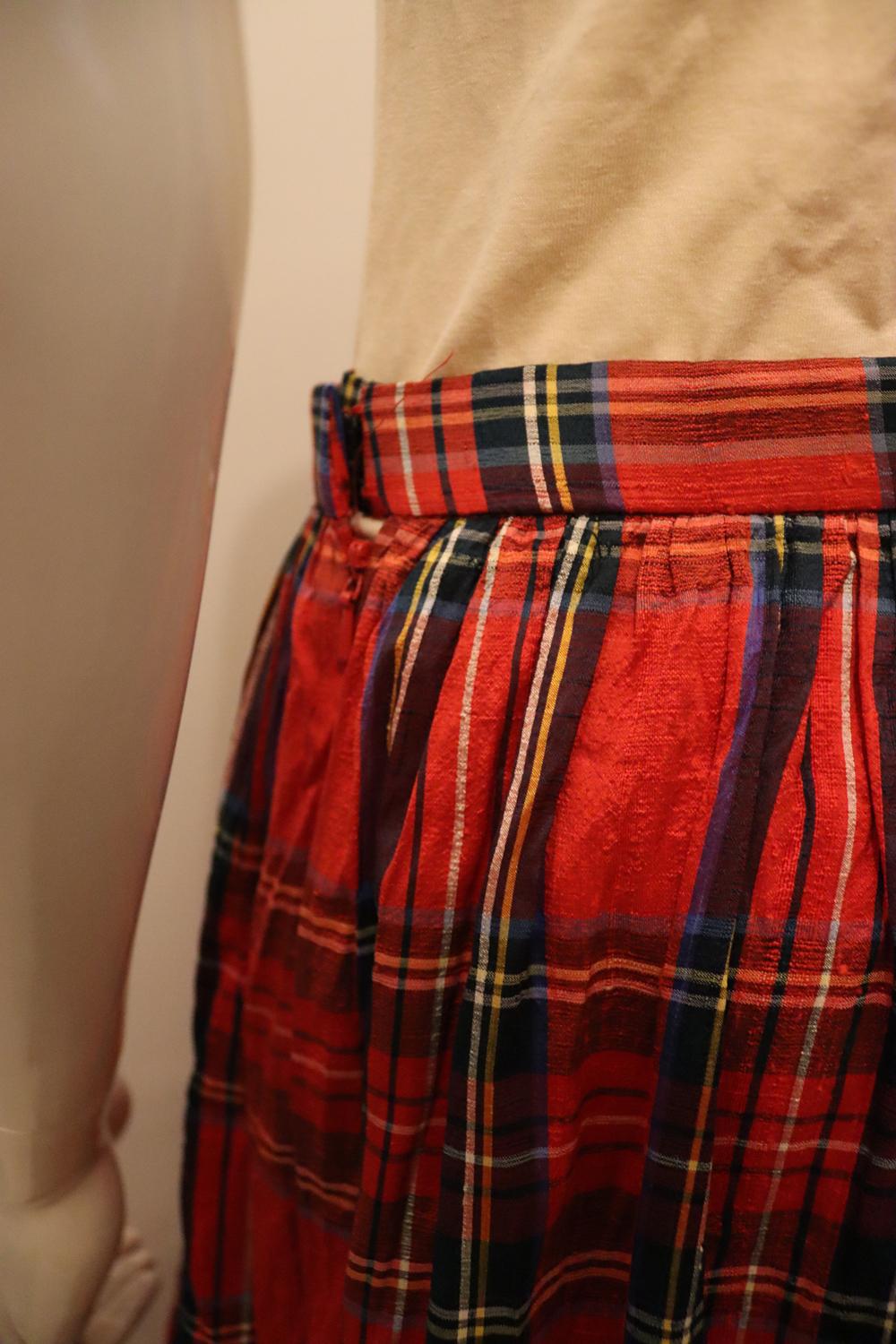 Vintage Scotch House Silk Tartan Skirt In Good Condition For Sale In London, GB