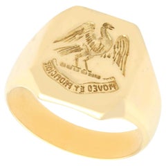 Vintage Scottish 9 Karat Yellow Gold Signet Ring 1944