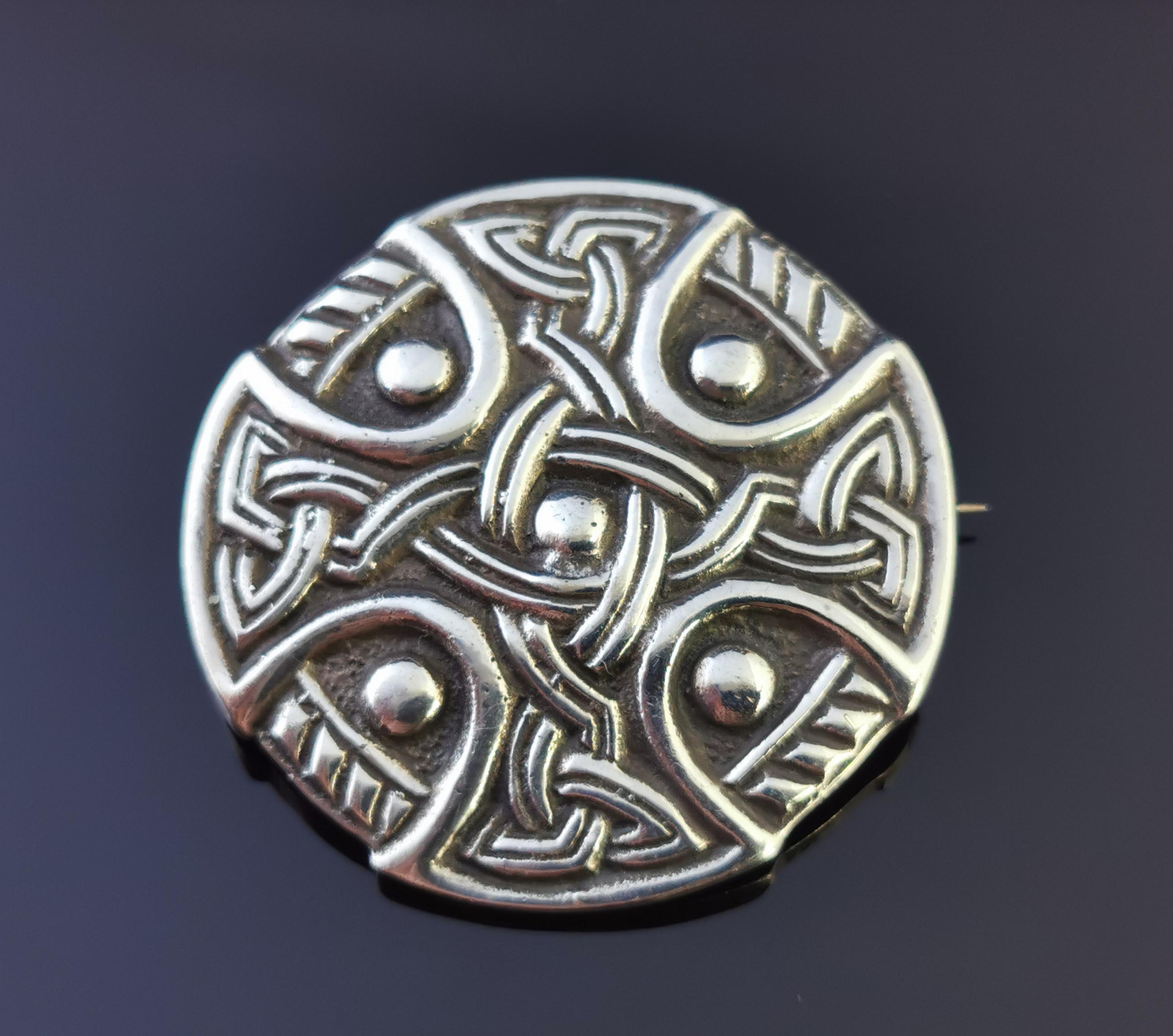 Vintage Scottish Silver Celtic Knot Brooch In Good Condition In NEWARK, GB