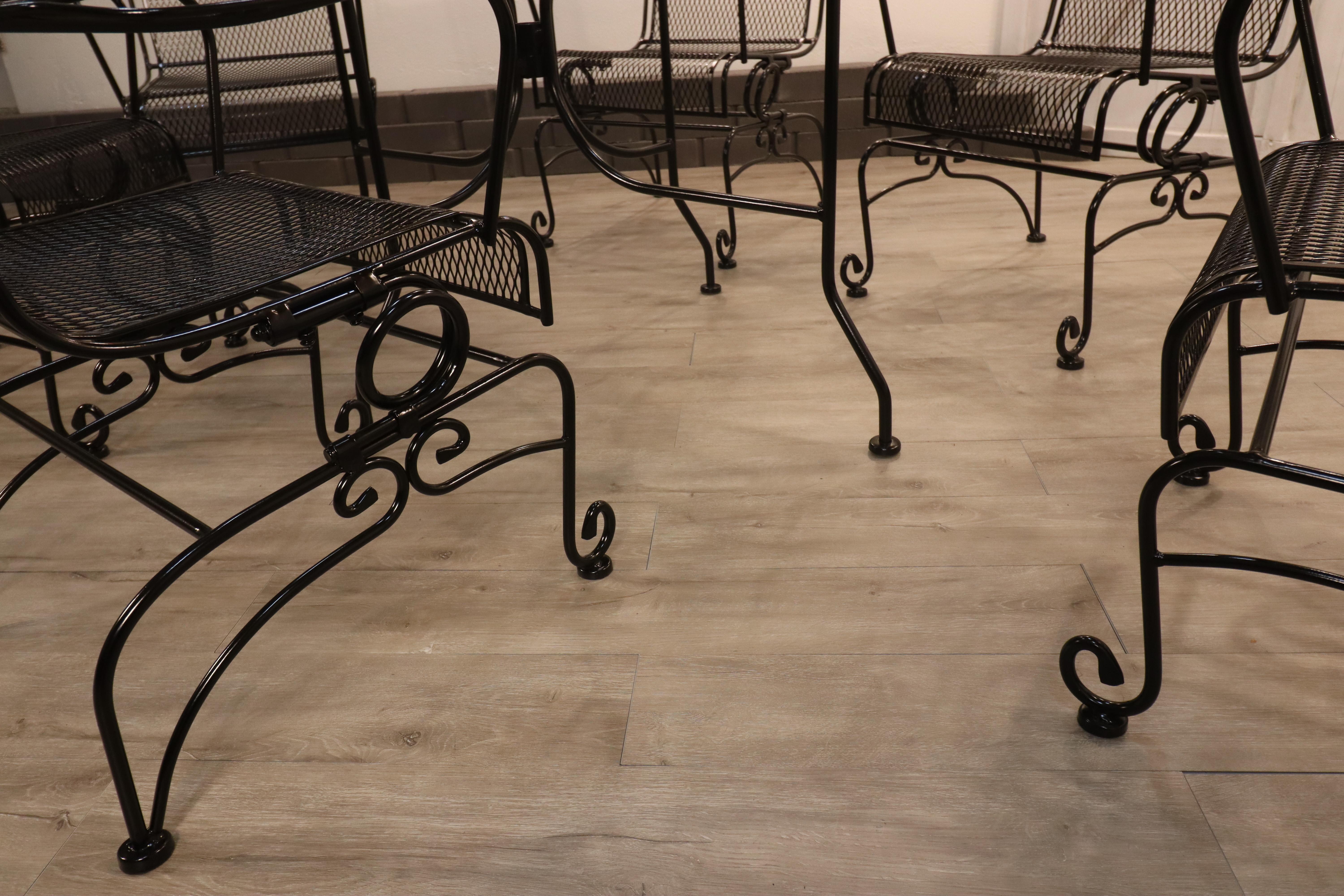 Vintage Scroll Footed Wrought Iron Family Patio Set For Sale 6