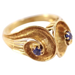 Vintage Scroll Sapphire Ring in Yellow Gold 18 Karats