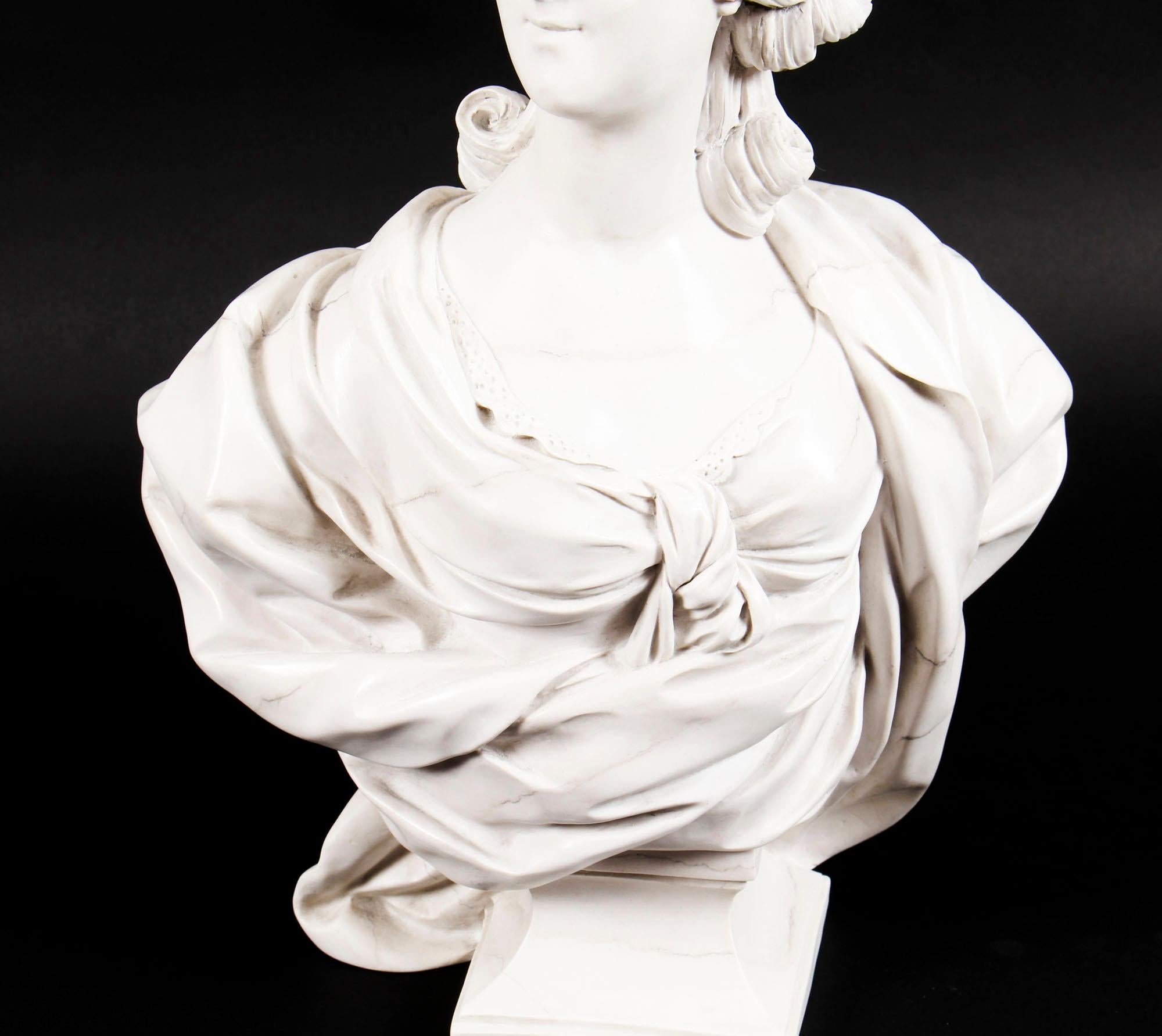Busto scolpito d'epoca in marmo composito di Marie Antoinette fine XX secolo in vendita 2