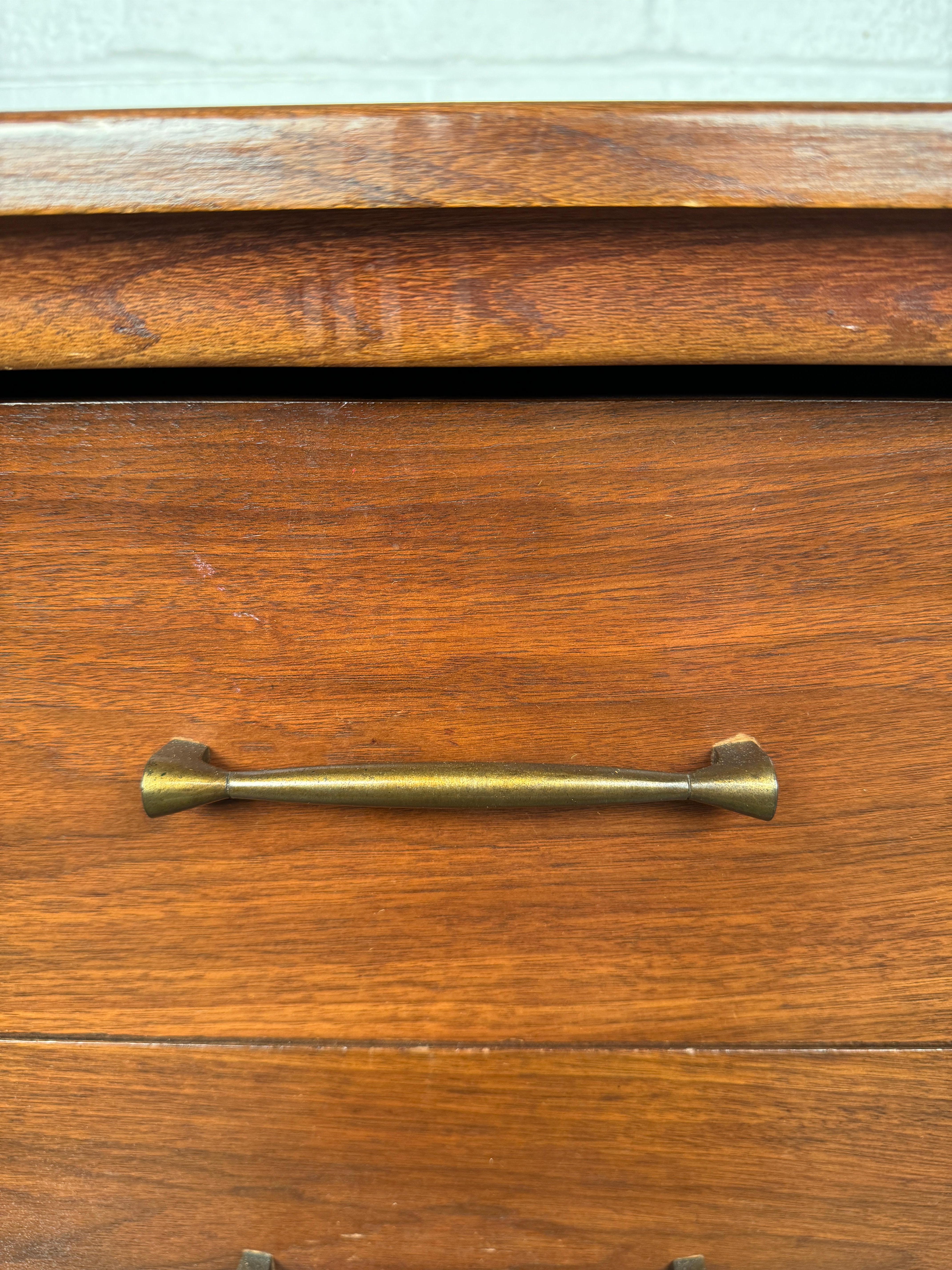 Crédence Vintage Sculptée Par Kent Coffey en vente 3