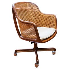 Chaise de bureau sculpturale vintage en frêne et canne par Ward Bennett pour Brickel Assoc.