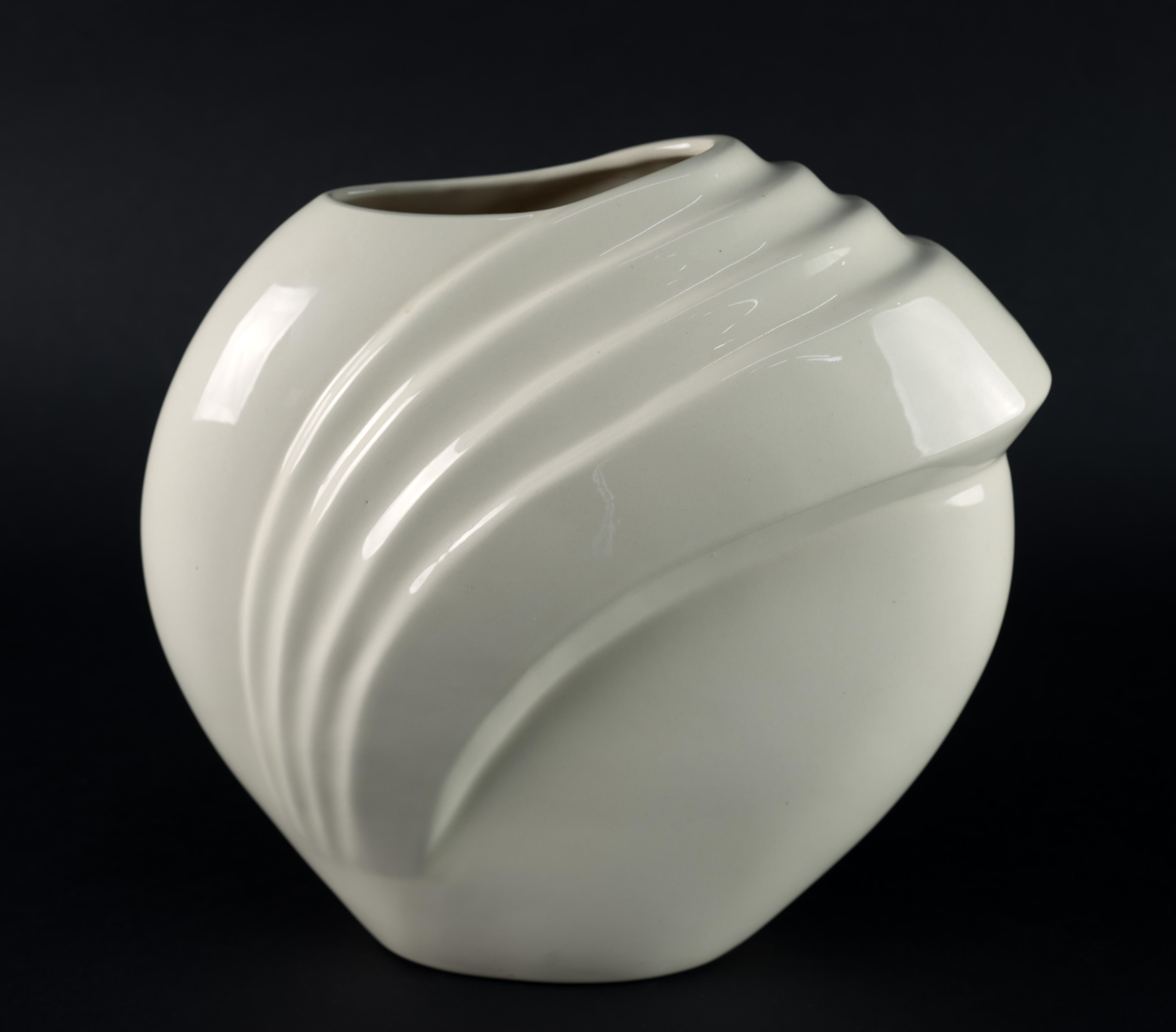 Vintage Sculptural Asymmetrical Art Deco White Ceramic Vase 1980s For Sale 1