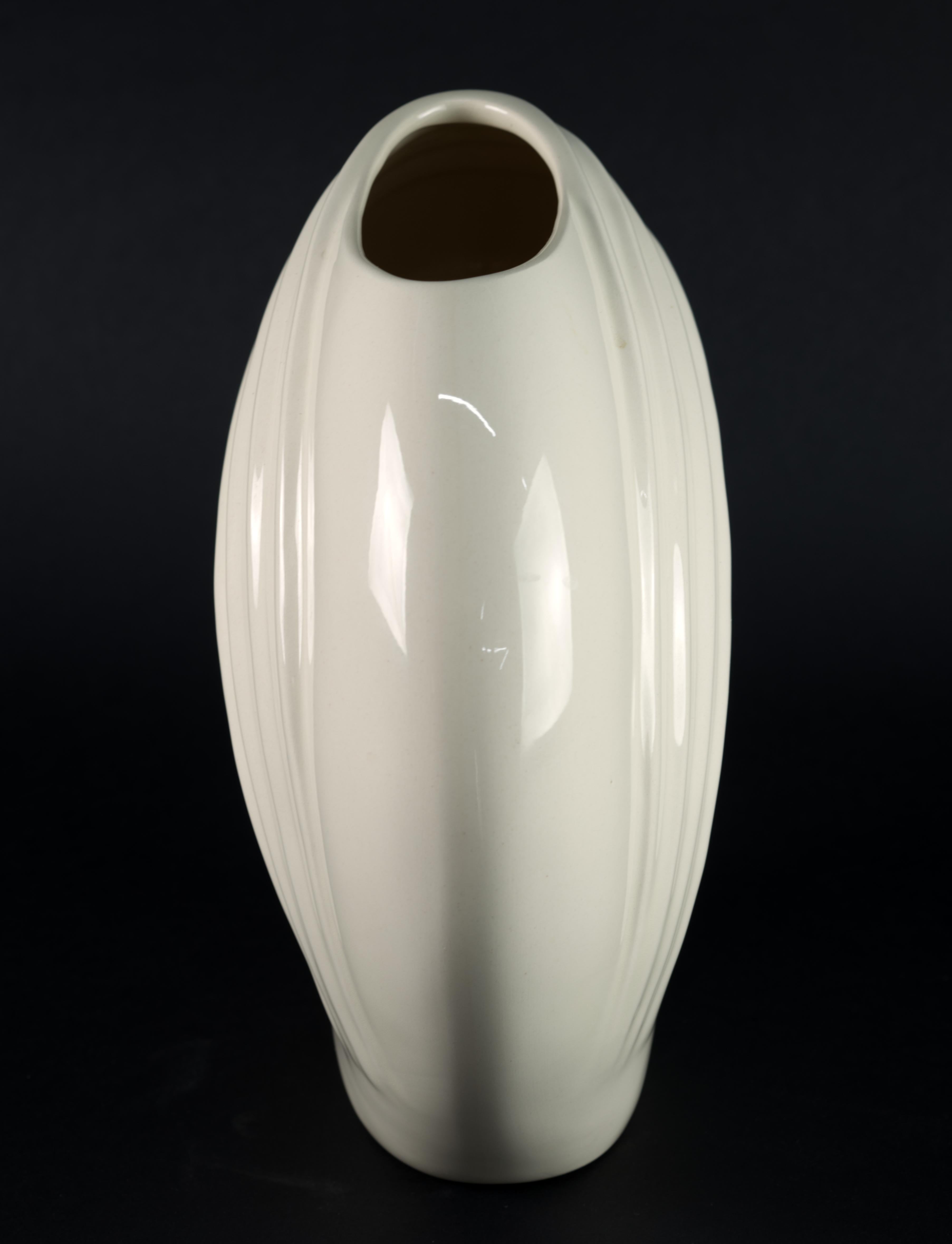 Vintage Sculptural Asymmetrical Art Deco White Ceramic Vase 1980s For Sale 3