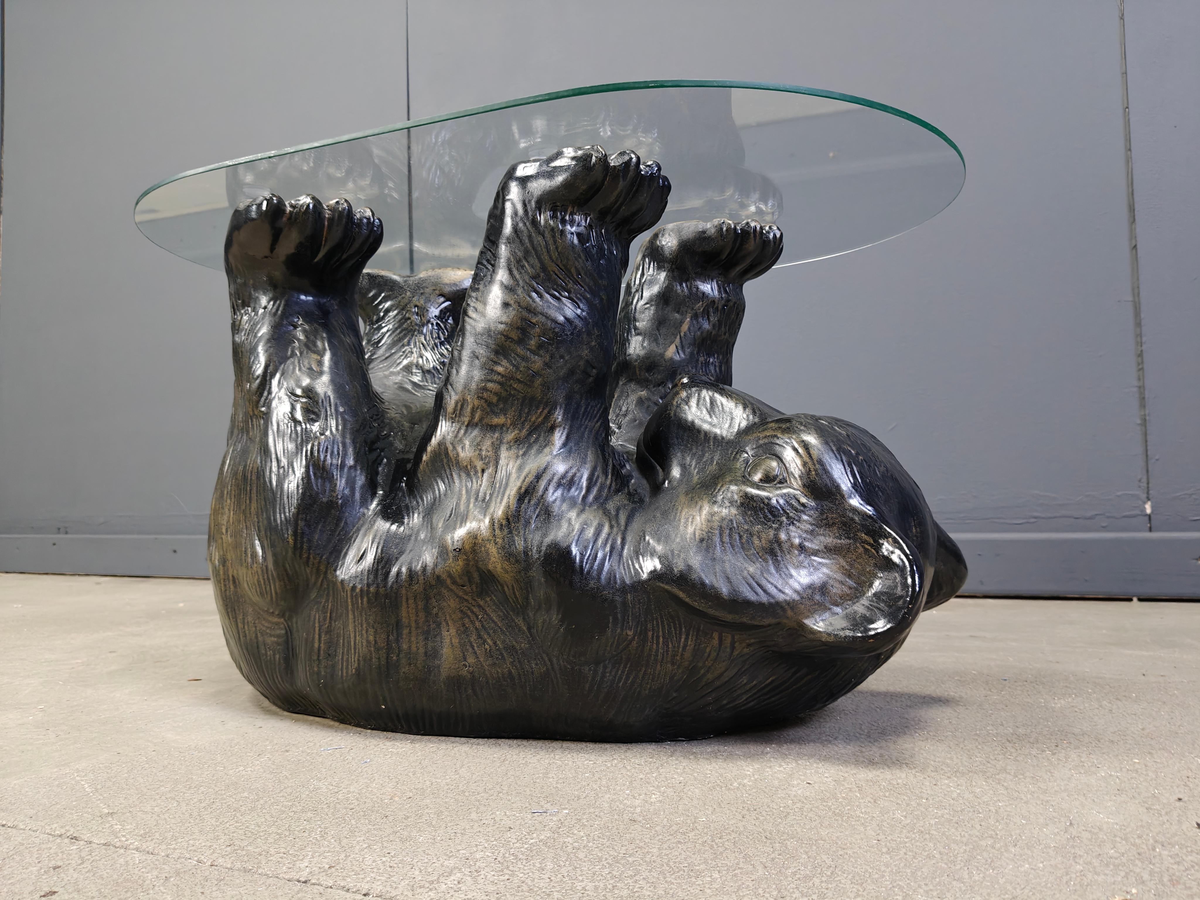 Mid-Century Modern Table basse sculpturale noire vintage en vente