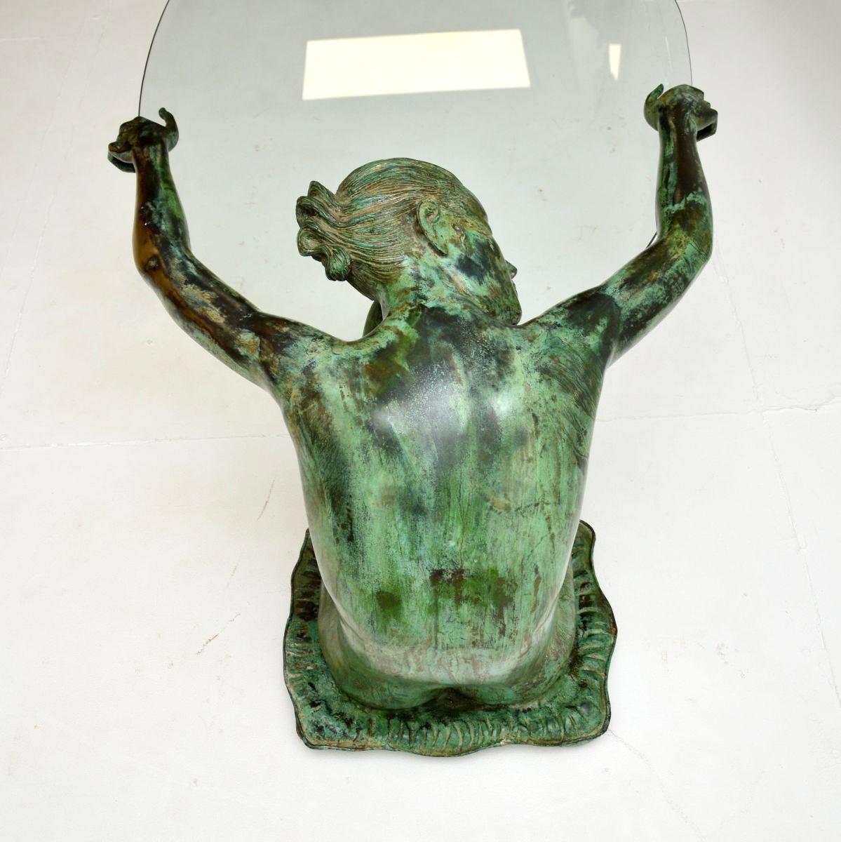 Mesa baja escultórica vintage de bronce en venta 1