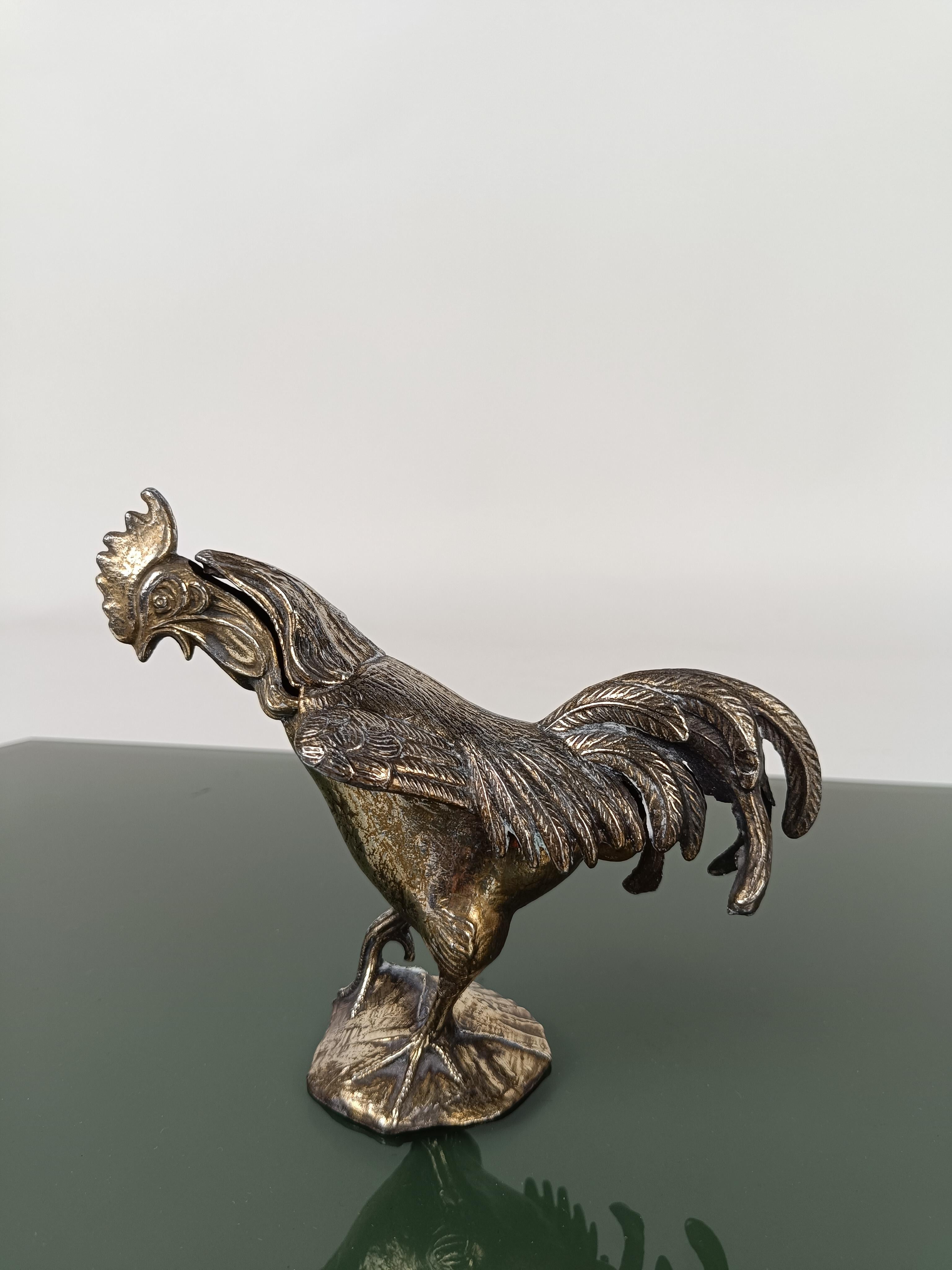 Vintage Sculptural Bronzed Metal Ashtray in the shape of a Rooster, Italy 1970s  In Good Condition For Sale In Roma, IT