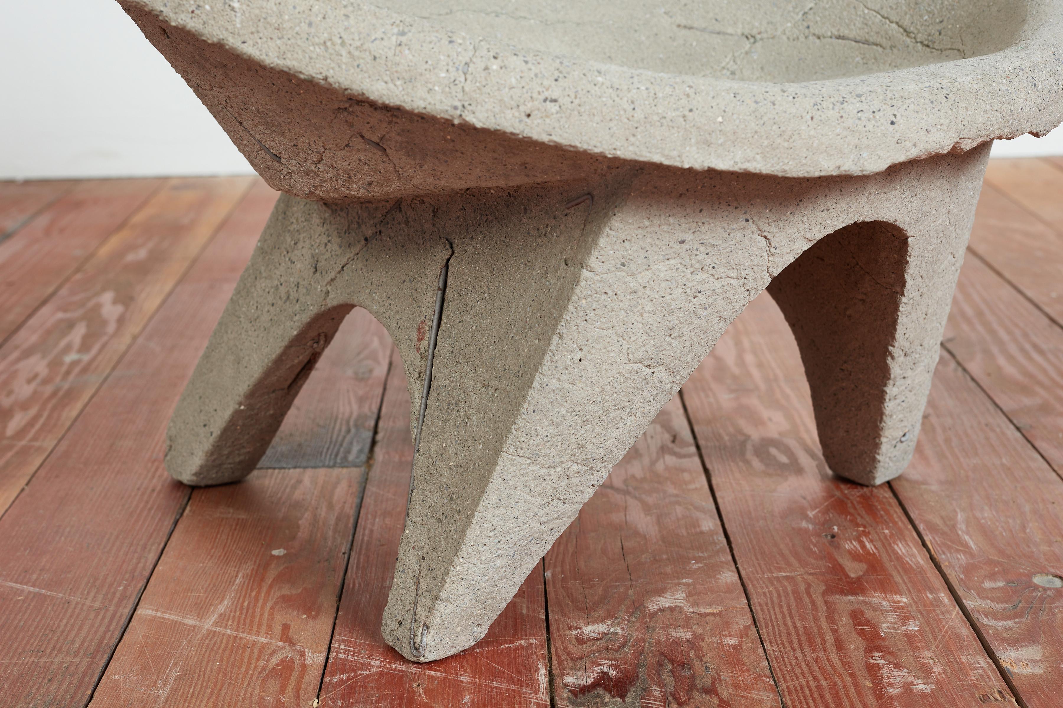 Chaises sculpturales vintage en ciment en vente 4