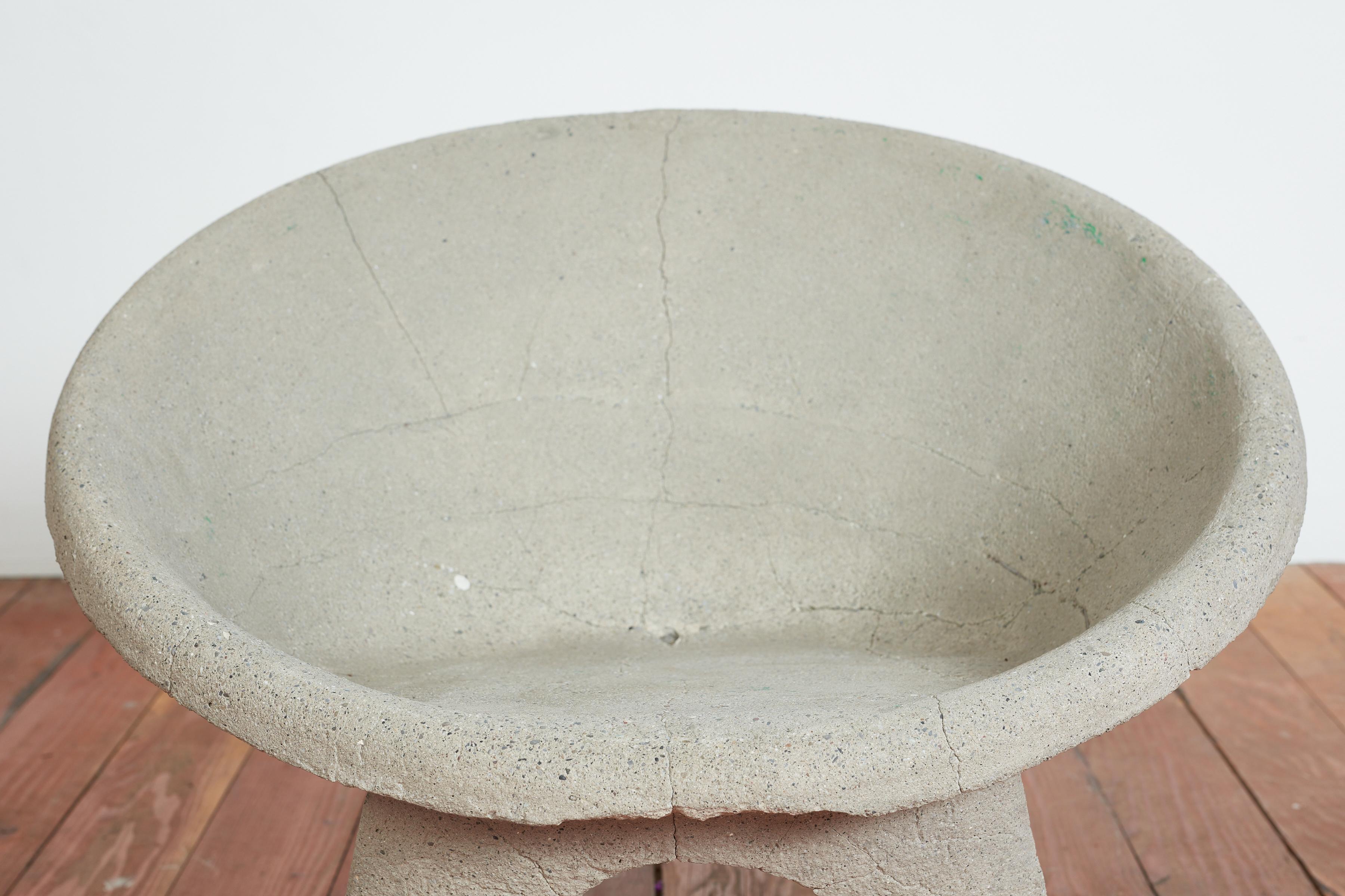 Chaises sculpturales vintage en ciment en vente 2