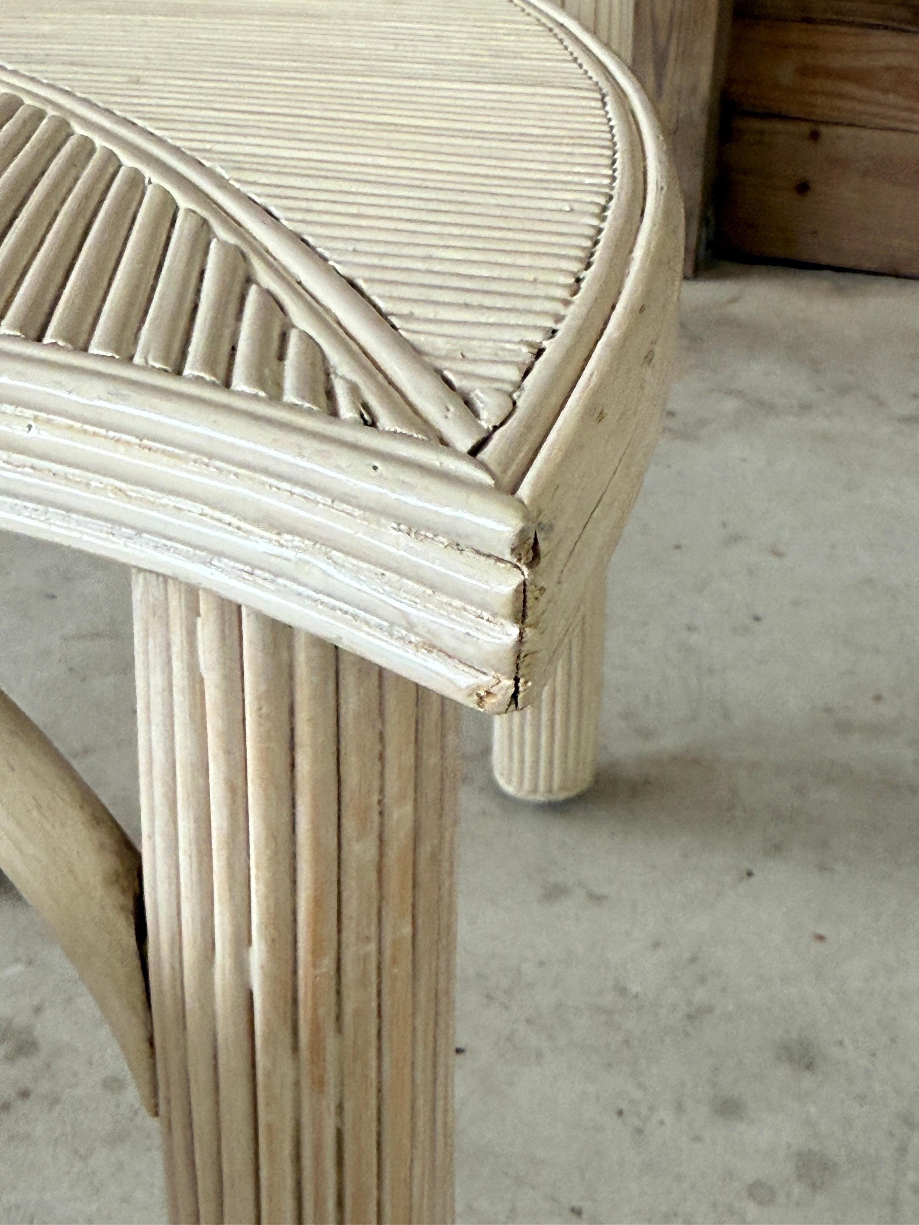 Mesas nido Vintage Sculptural Coastal Organic Modern Pencil Rattan Leaf Desconocido en venta