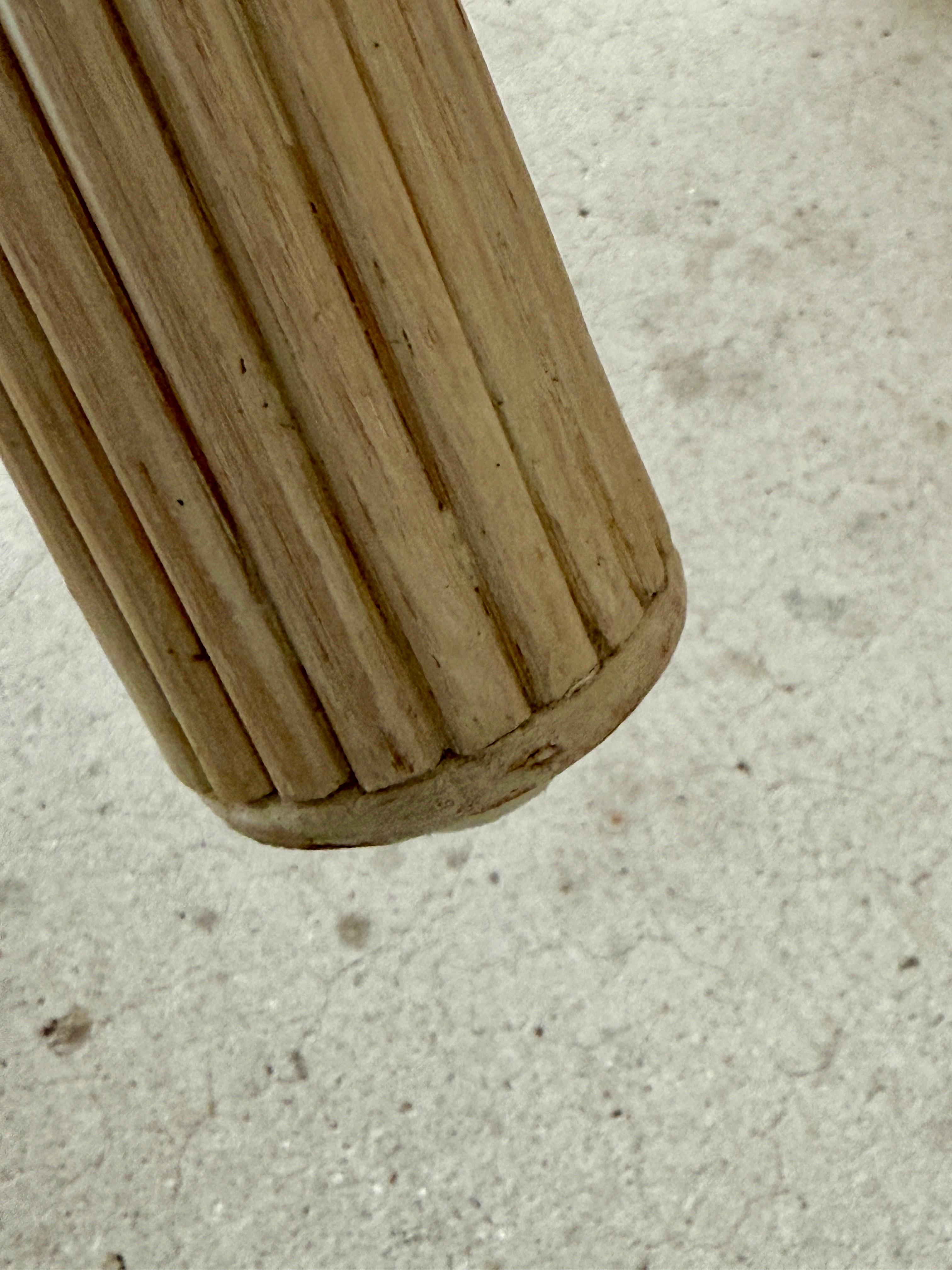 Mesas nido Vintage Sculptural Coastal Organic Modern Pencil Rattan Leaf finales del siglo XX en venta