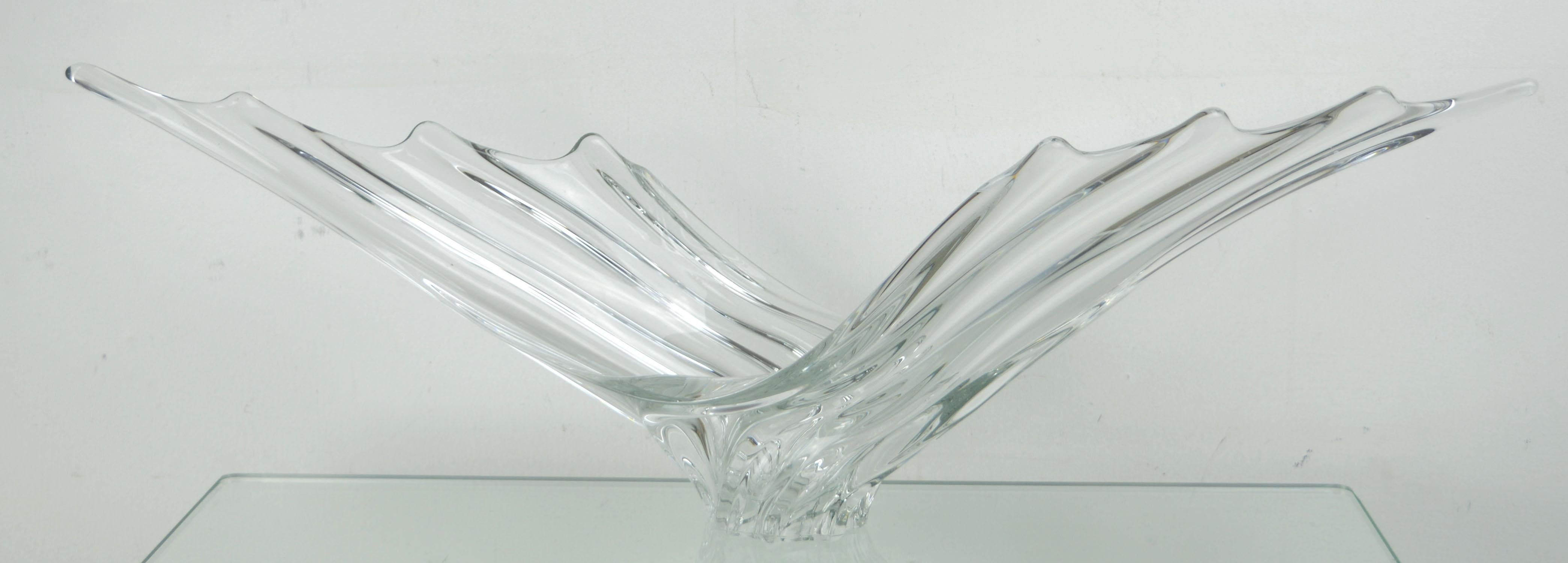 Wonderful crystal vase by Art Vannes

A great piece of sculpture as well as functional.

Good size, perfect condition.

Signed on the base

Free shipping.



