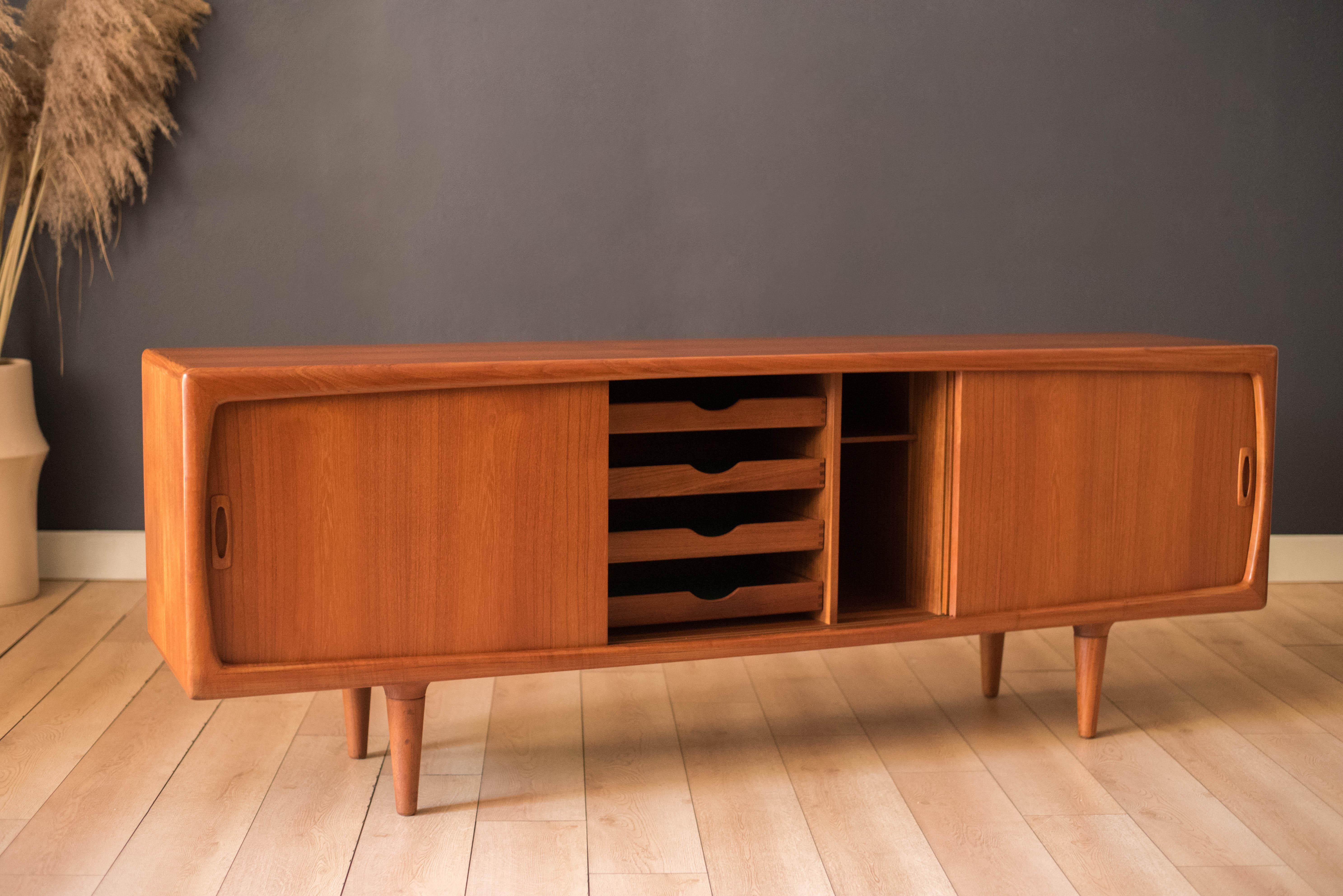 Danese H. H. danese scultorea d'epoca in teak. Credenza Hansen in vendita