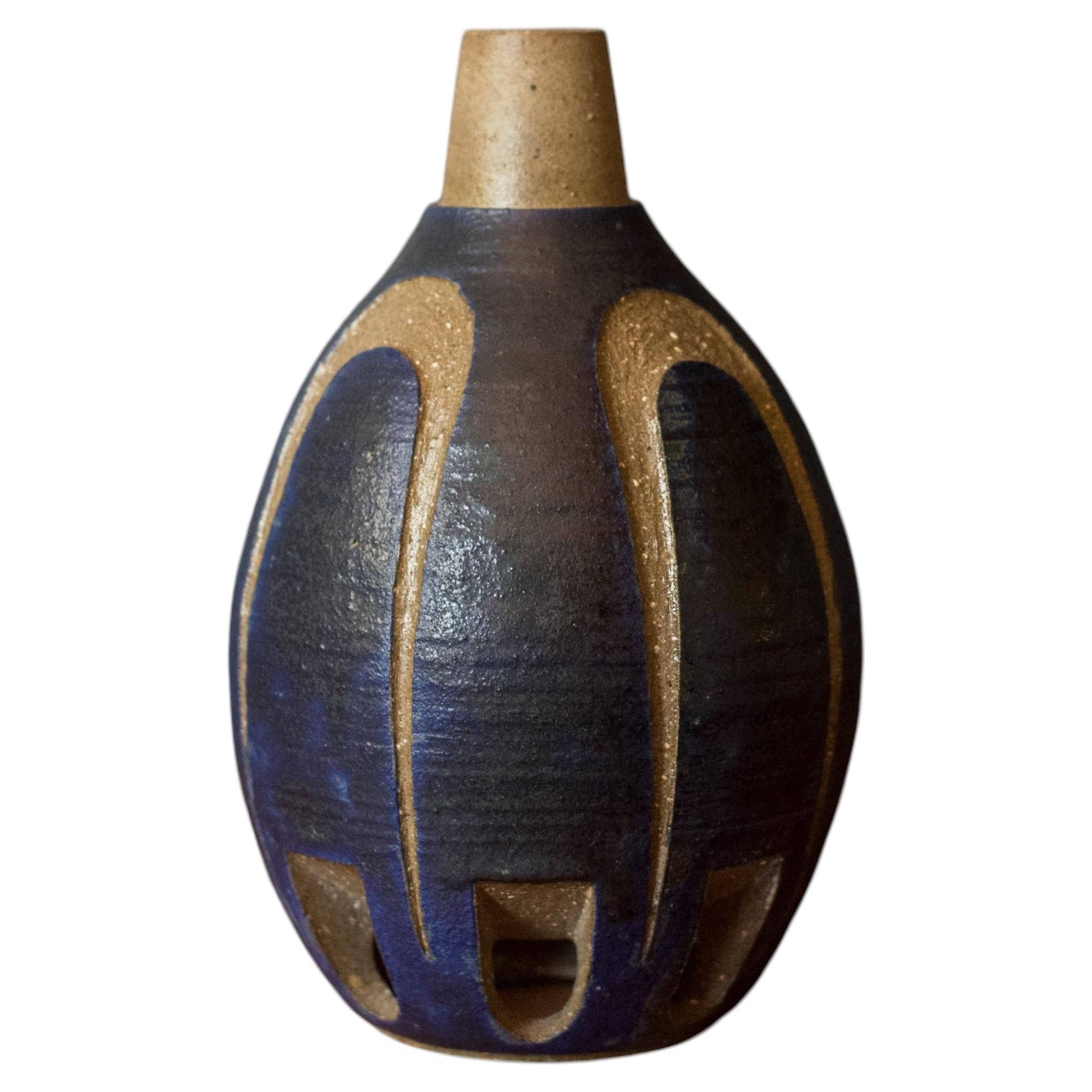 Vintage-Vase im skulpturalen Stil aus blauem Steingut, dekorativ